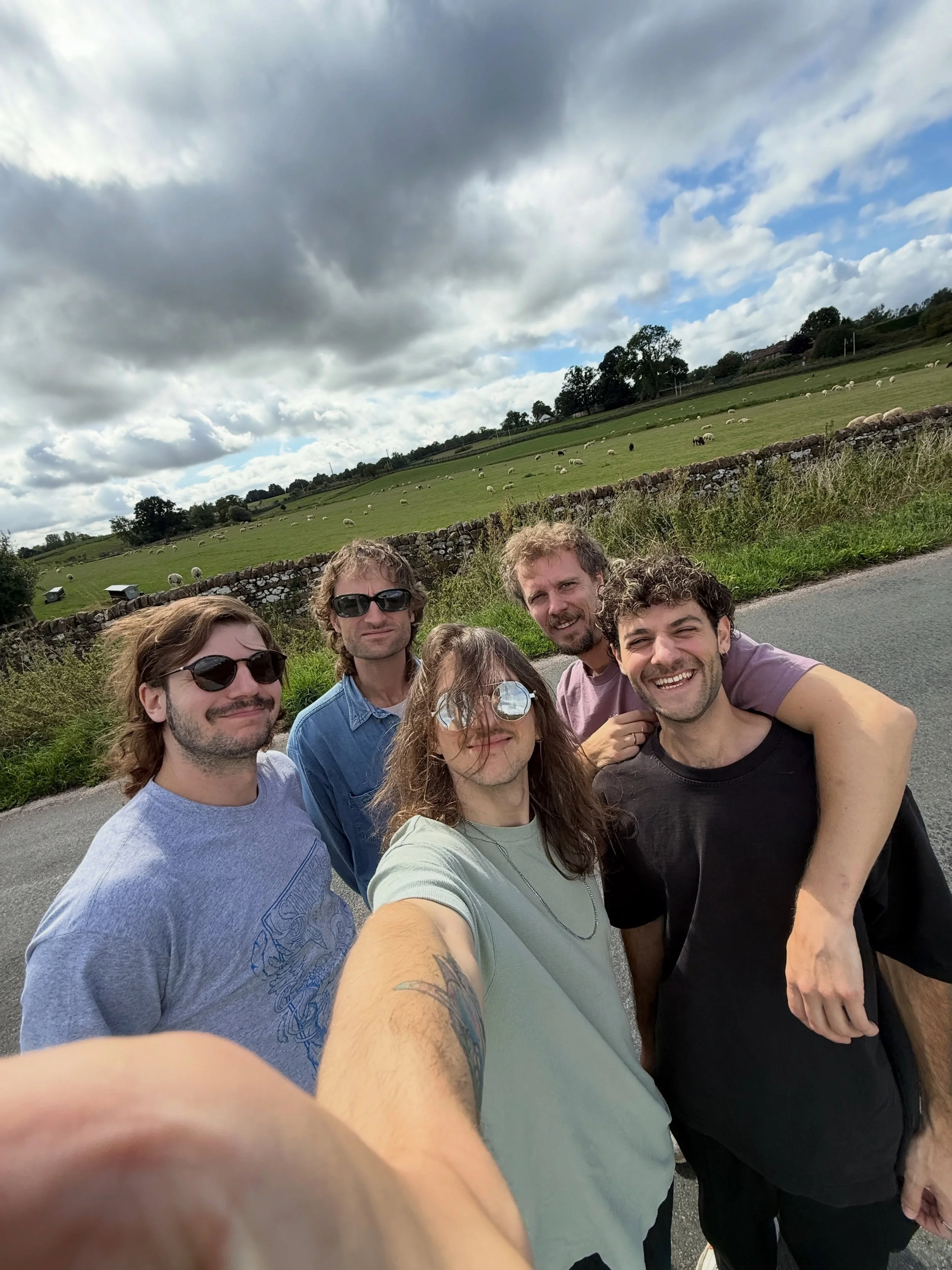 GLASGOW,
thanks so much for coming to our first ever Scotland show and bringing such good vibes. We&rsquo;ll be back!🙂&zwj;↕️ 

Unfortunately, our AUTO broke down and we can&rsquo;t continue our REISE to London today. Luckily, the show isn&rsquo;t u