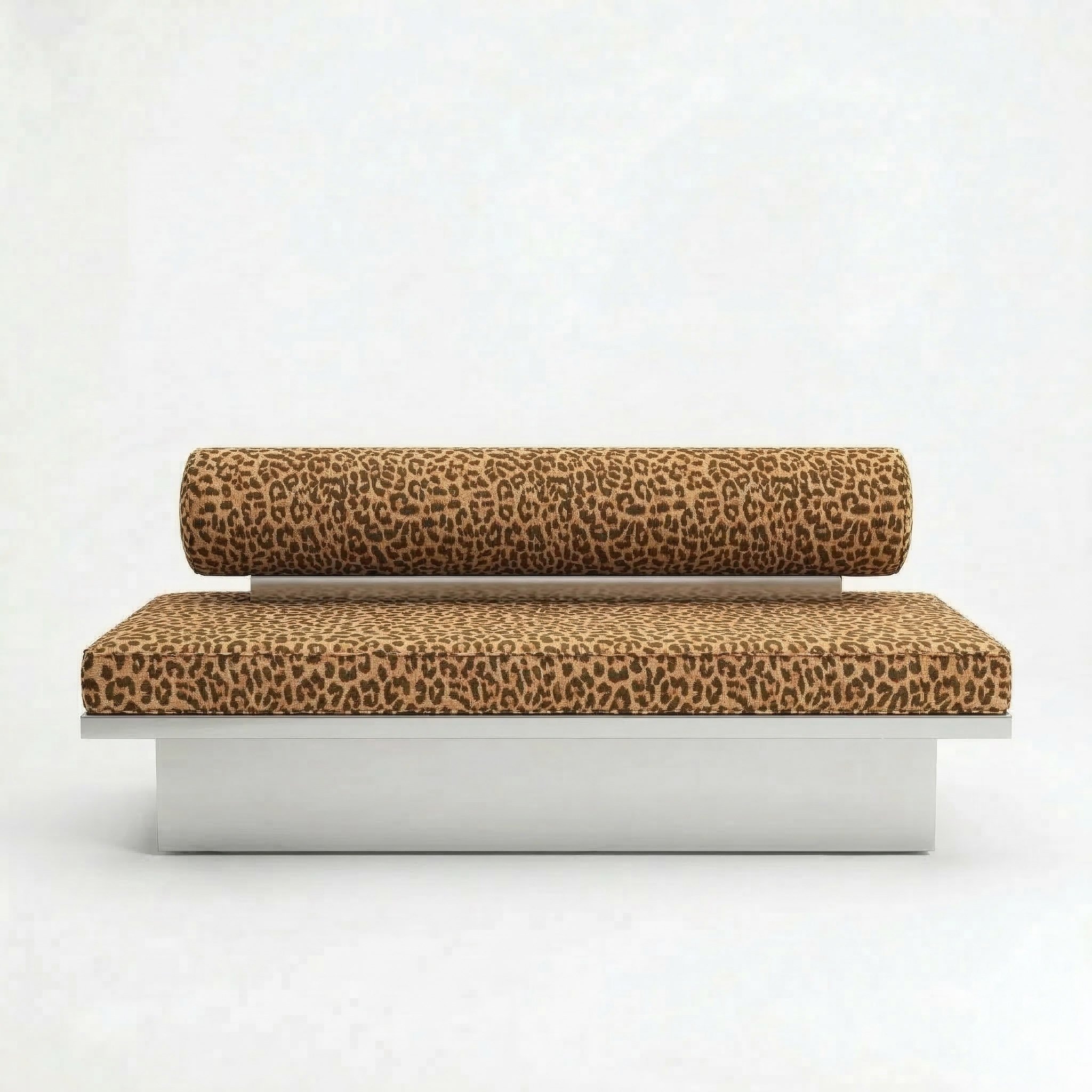 Cheetah banquette face BACCARIS.jpg