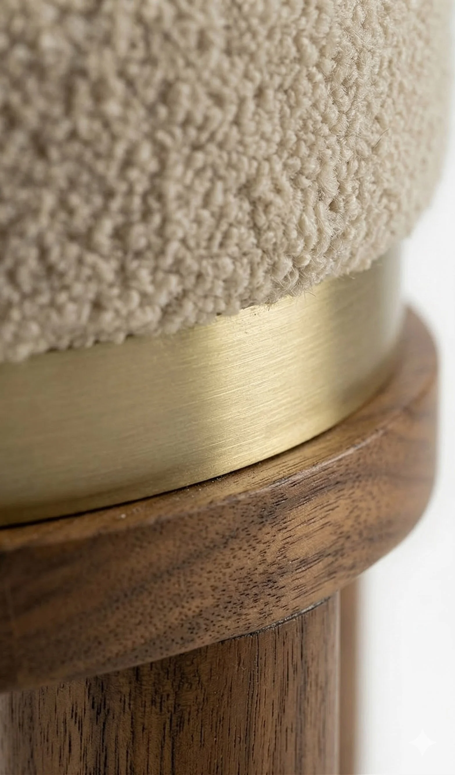 Tabouret noyer boucle zoom BACCARIS.jpg