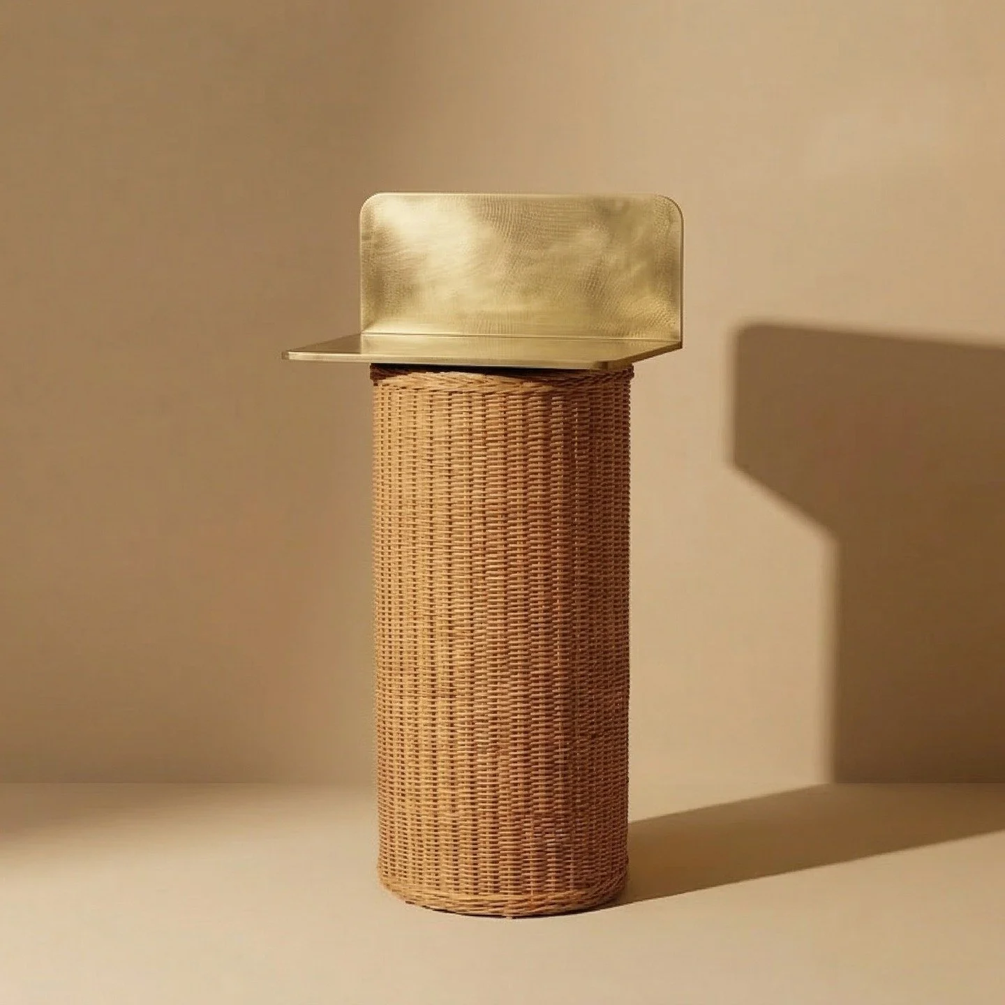 Discover our furniture collection !
Our rattan console table "POSE" with a hammered brass top, perfect for an entryway.

#furnituredesign #interiordesign #baccarisinterior