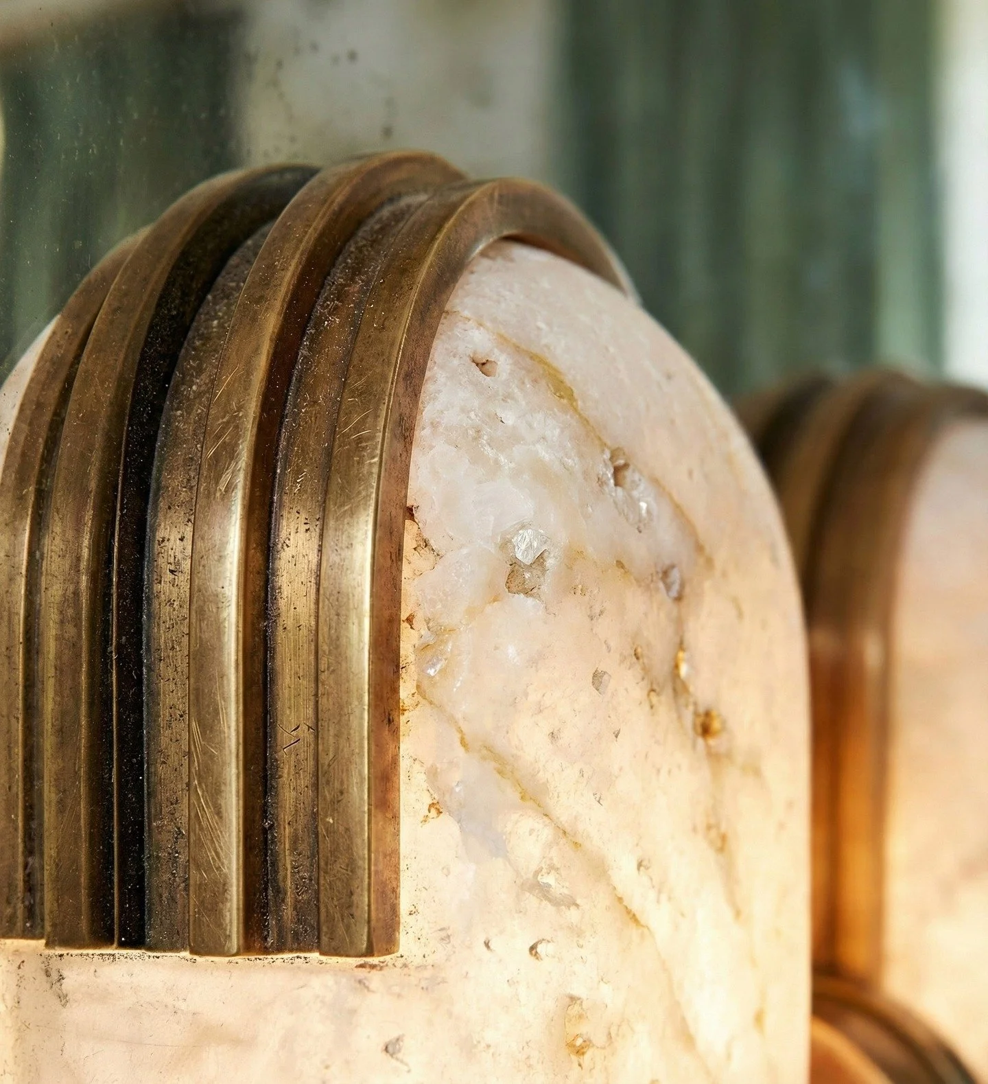 stoon and brass with our HOMY sconce lamp the new in of @baccaris.design 

#baccarisinterior #interiordesign