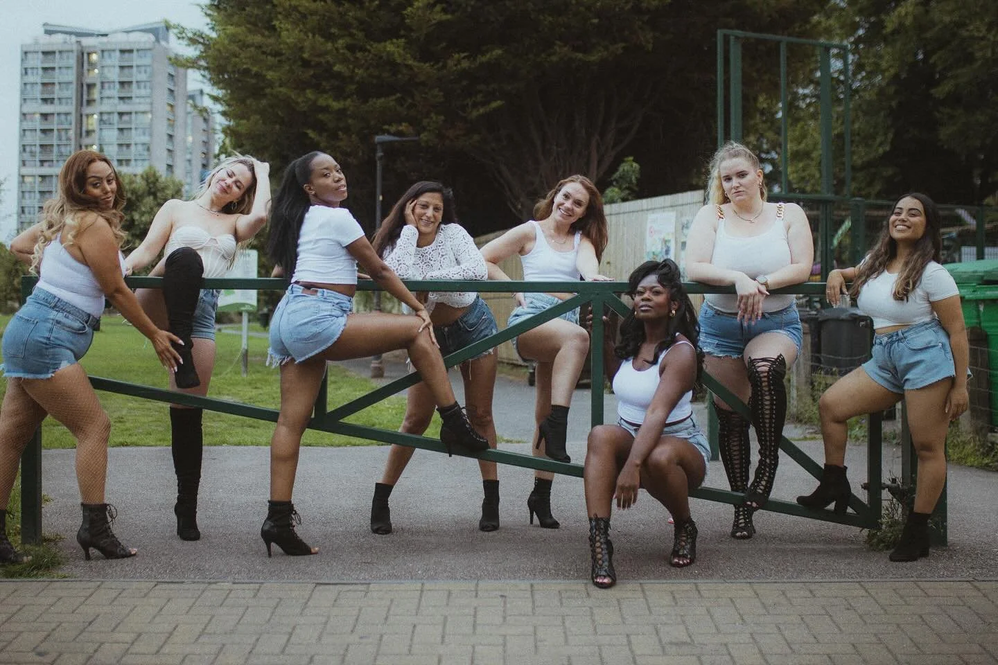 Who wants another concept video 👀🥵

Linked up with the gworls during summer and can confirm&hellip; zero regrets 😈🔥🥵

4 weeks&hellip;

3 weeks of rehearsal

s (only 6 hours learning two routines)
1 week filming 
Dance friends for life 

❤️&zwj;?