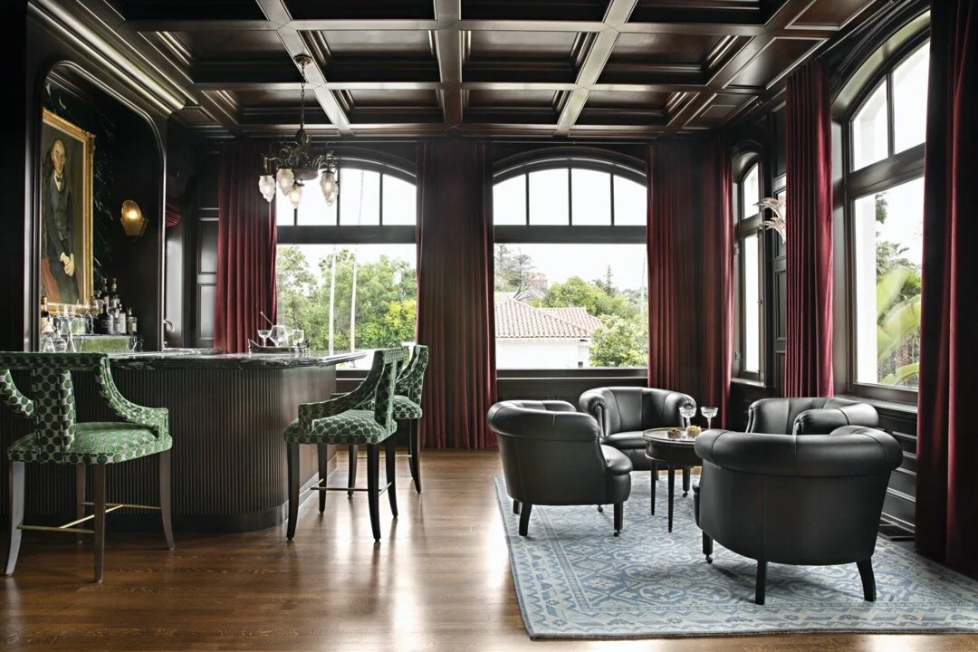 Moody Lounge