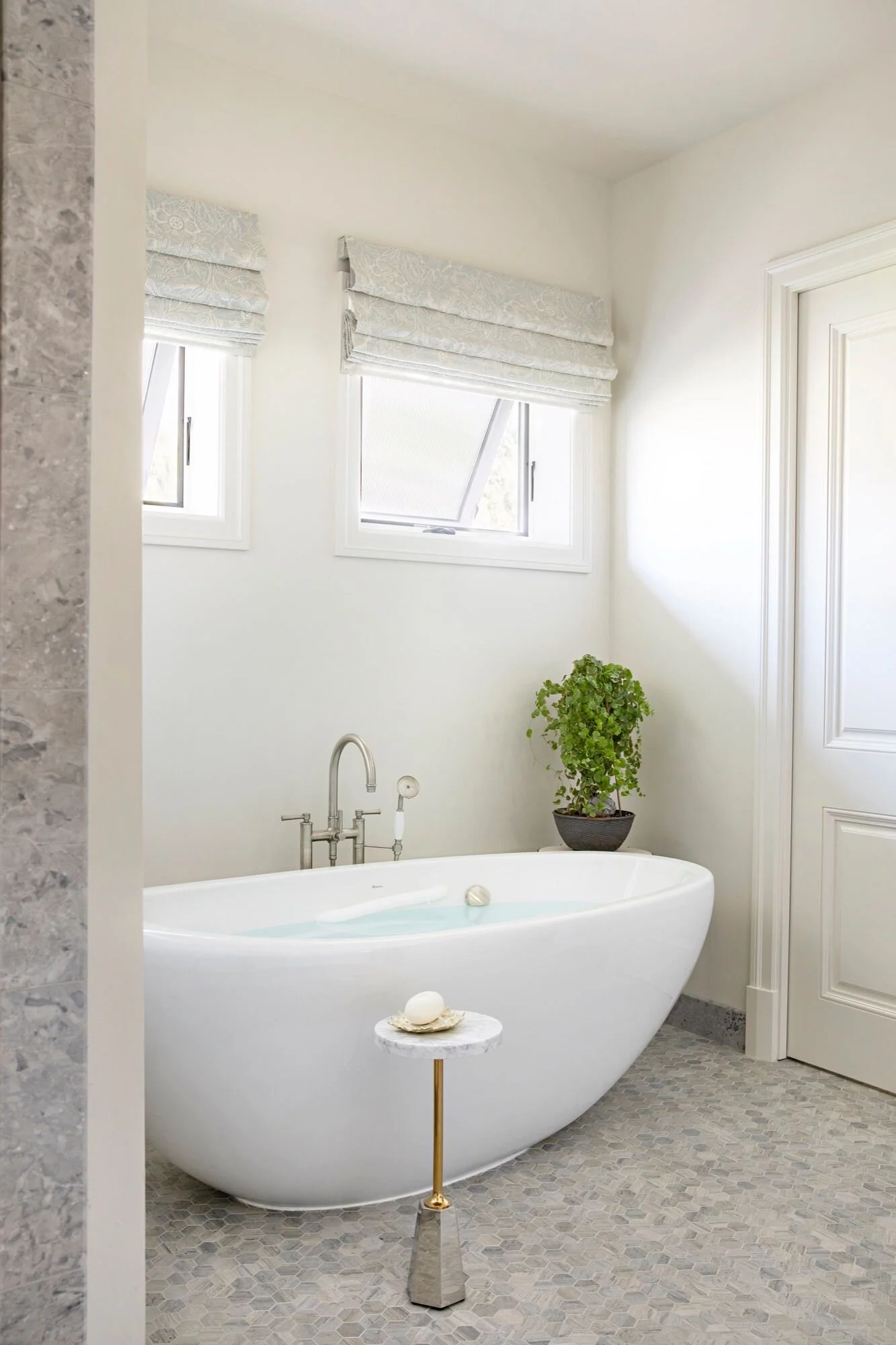 LUXURY &amp; MINIMALISM