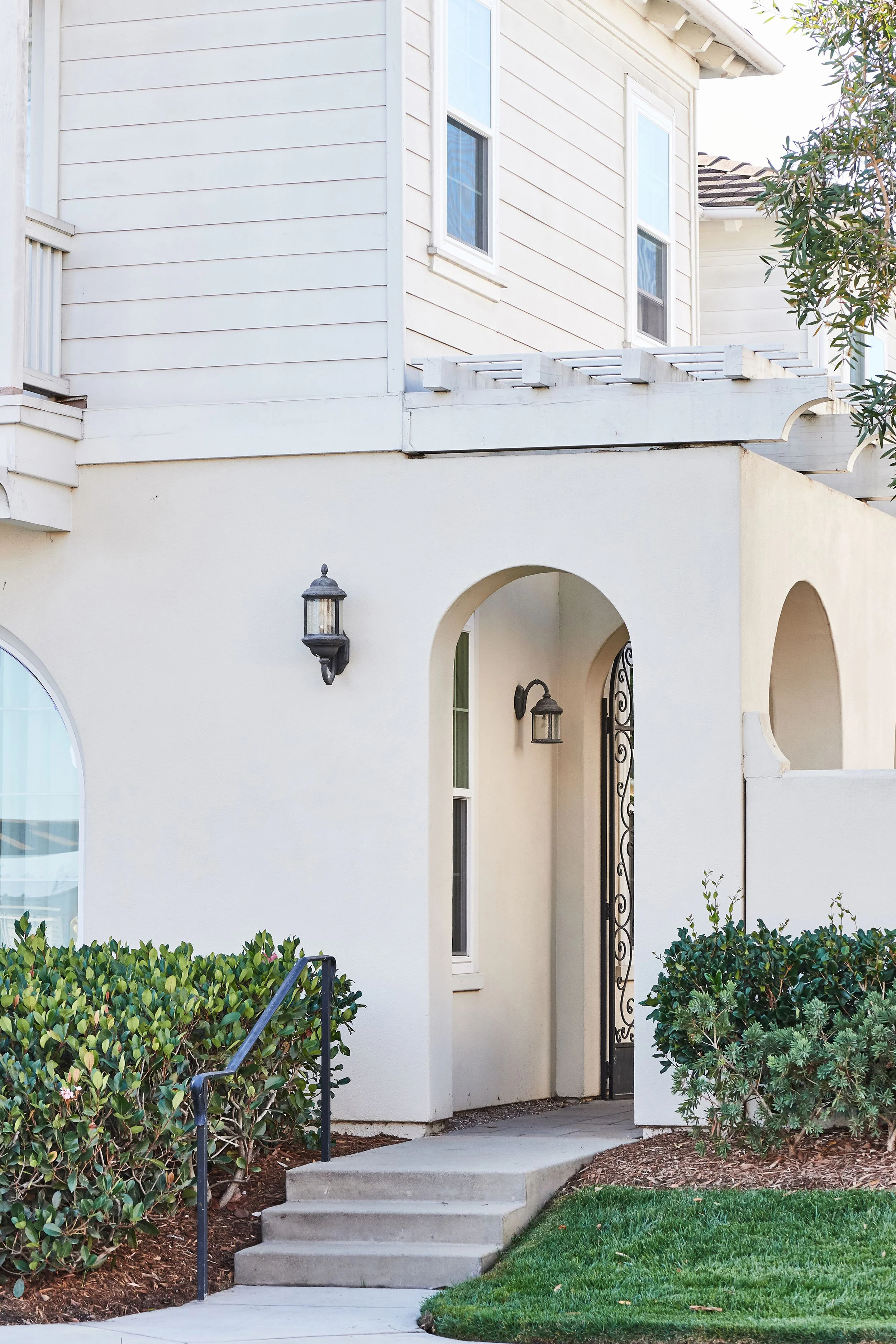 EXTERIOR PAINT COLORS