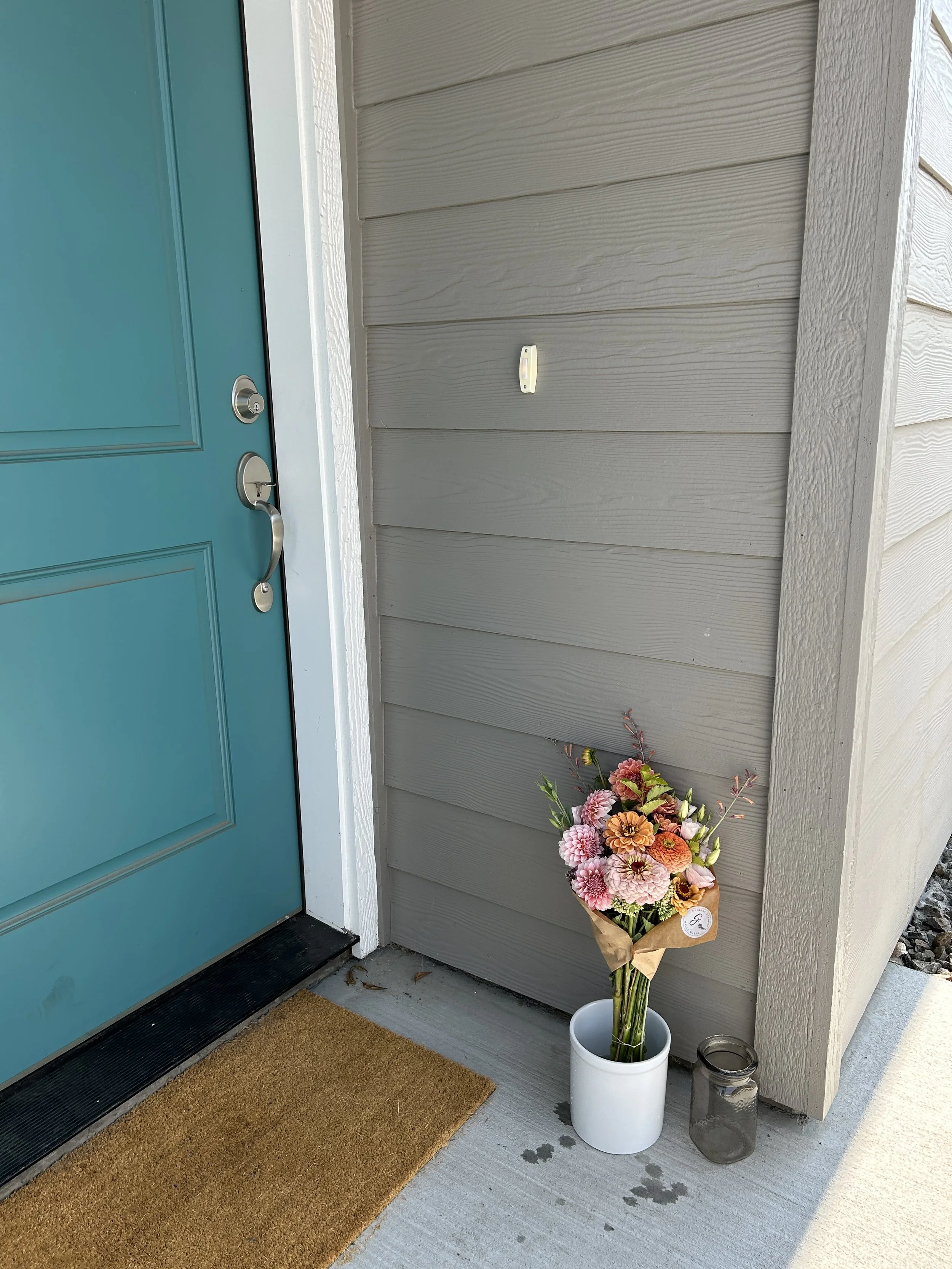 2026 Monthly Bouquet Subscriptions delivery