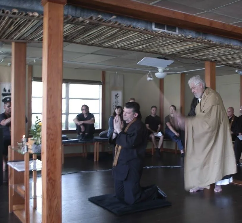 Gyoji geting stick.JPG