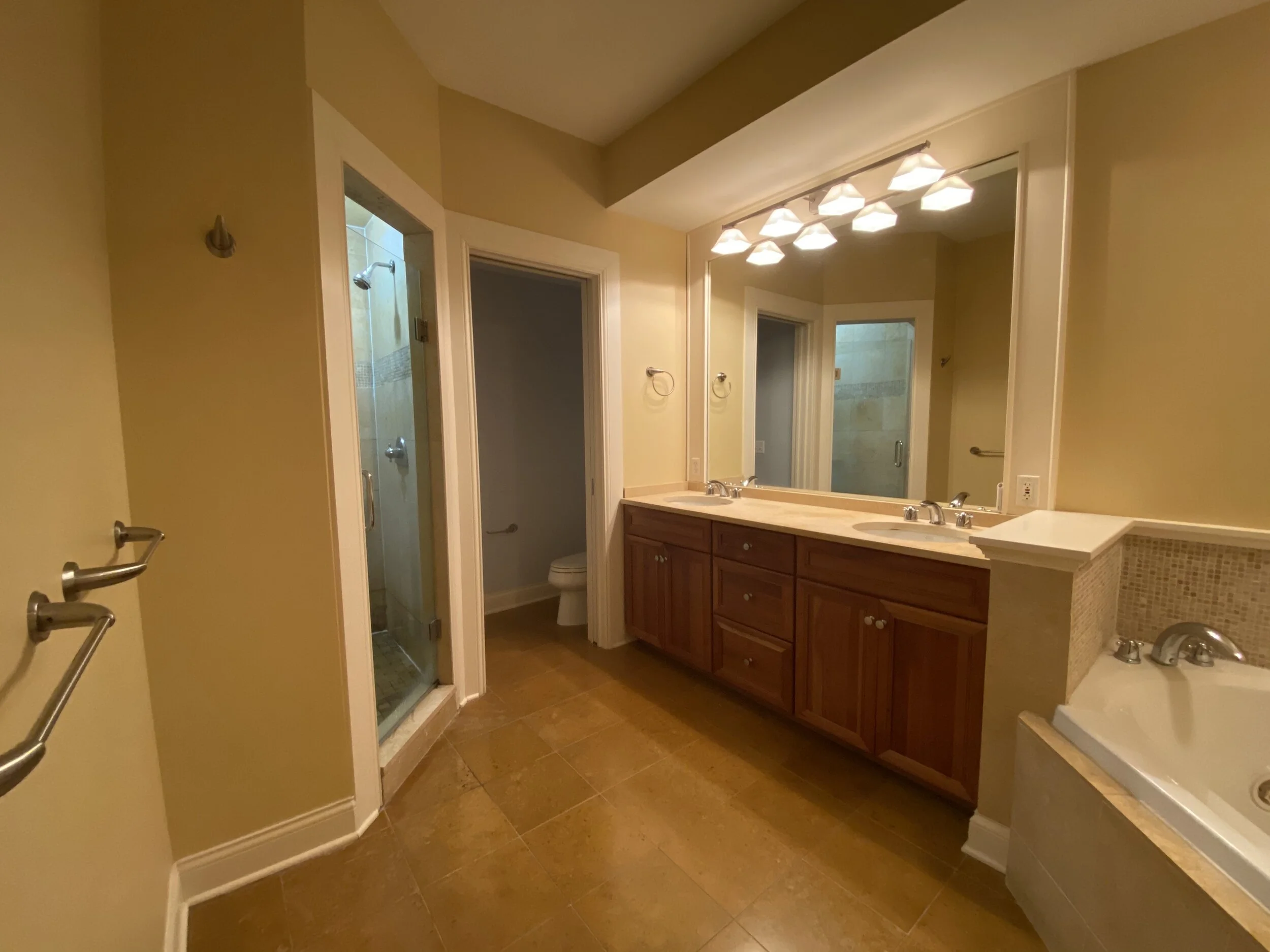  The Bathroom Before the Renovation 