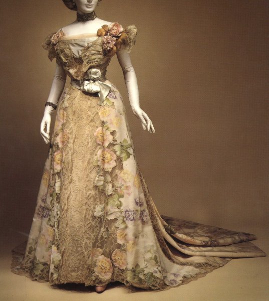 Ball gown | French | The Metropolitan Museum of Art