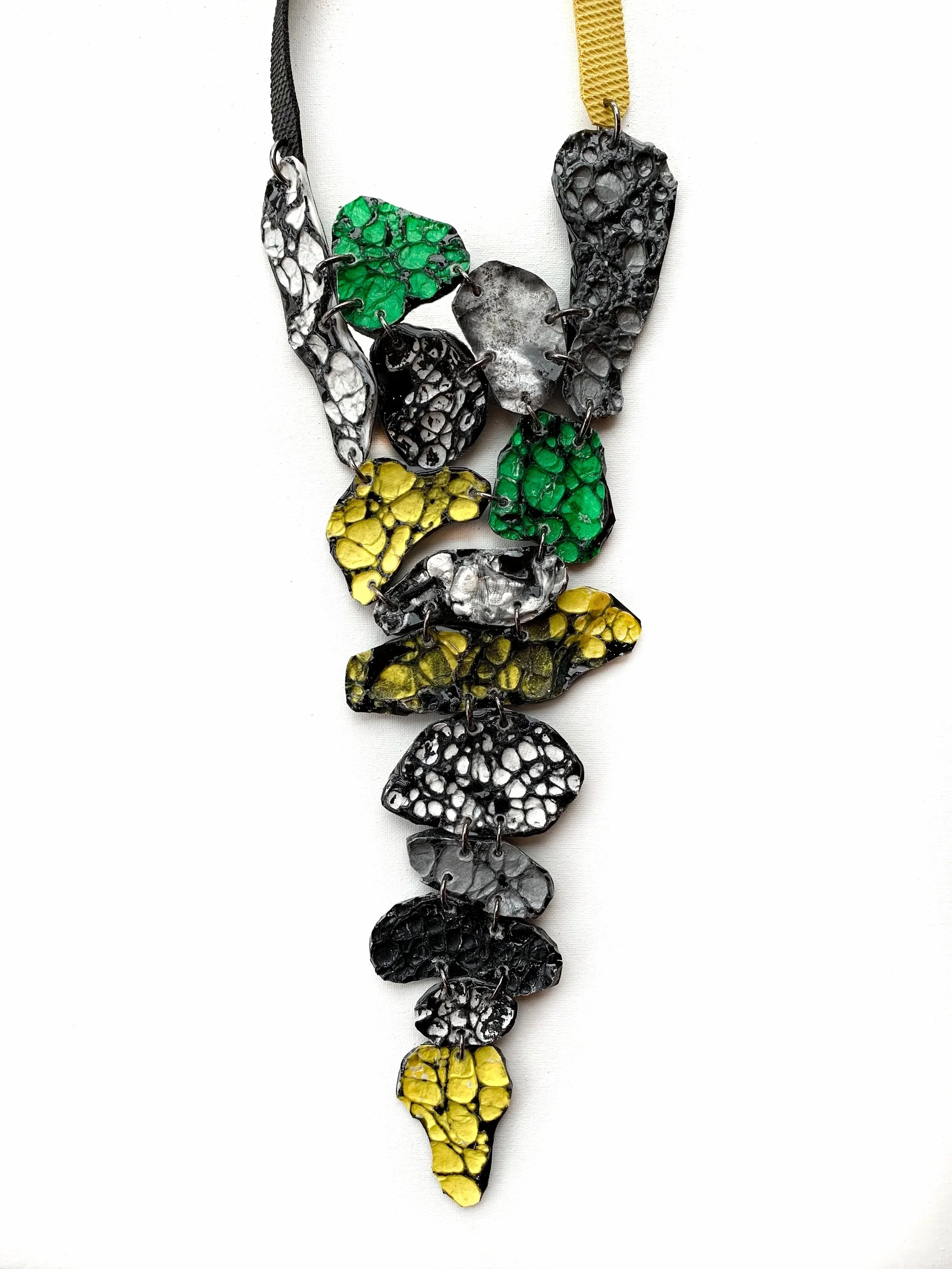 V-Form — Cubical Texture Sculptural Bib Necklace