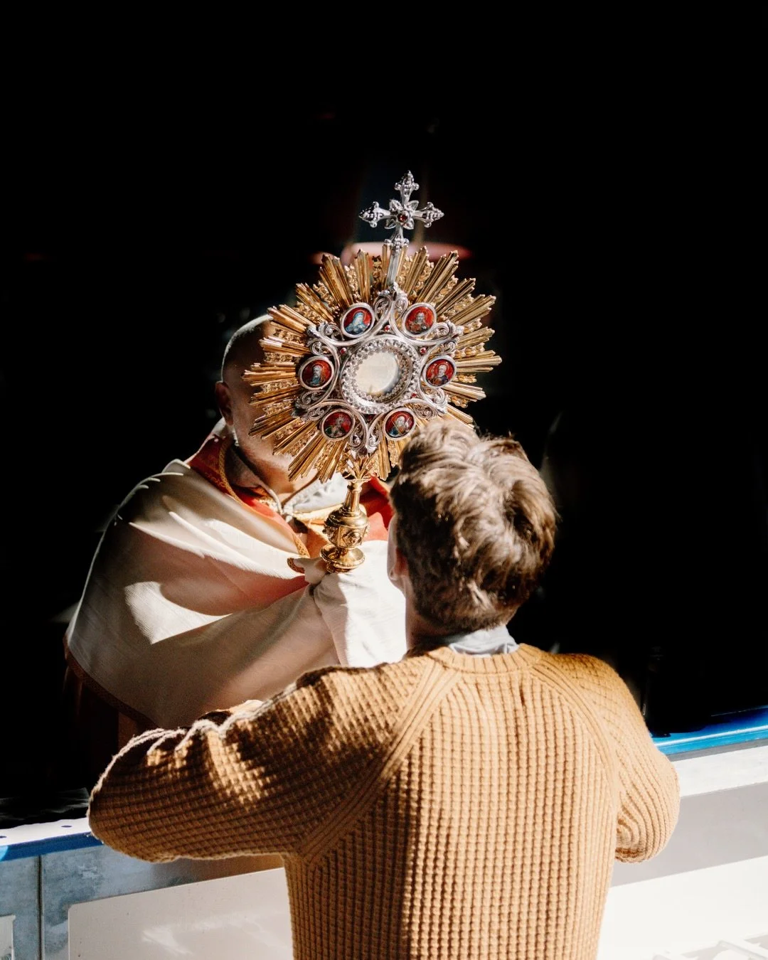 Jesus, have it all.
.
Have my mind.
.
Have my will.
.
Have my heart.
.
Thank you for capturing this moment @emma.ostrom