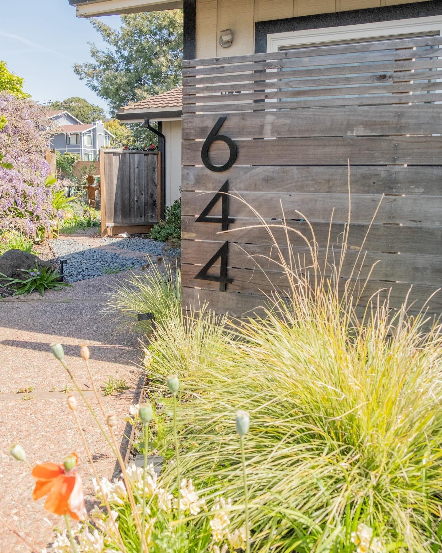 Swipe to explore the charming beauty of one of our favourites landscaping projects 🌿 

#landscaping #landscapeberkeley #landscapecontractor #landscapelovers #landscapingberkeley #berkeleygardens #alamedacalifornia