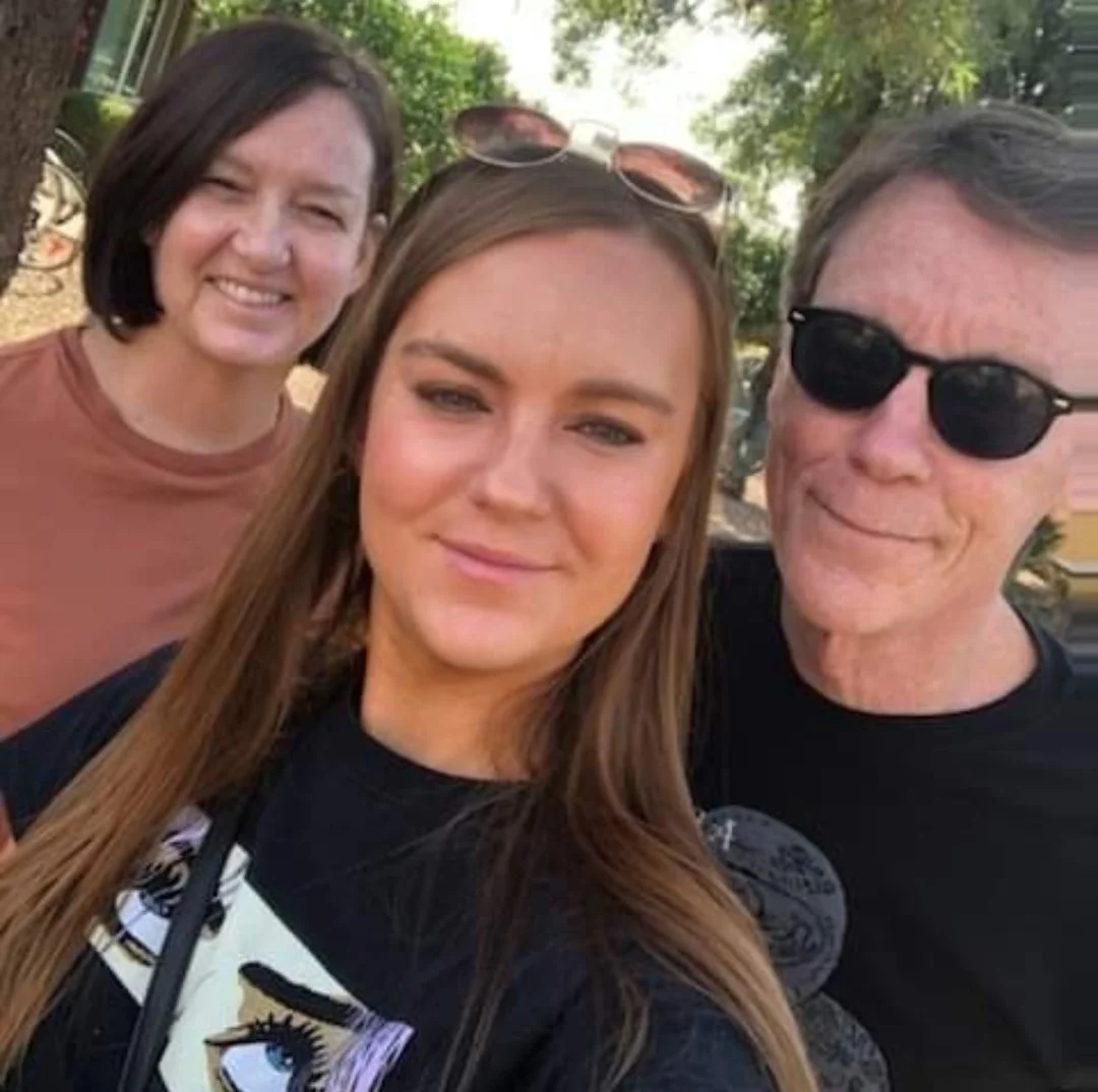 01-Family Photo.jpg