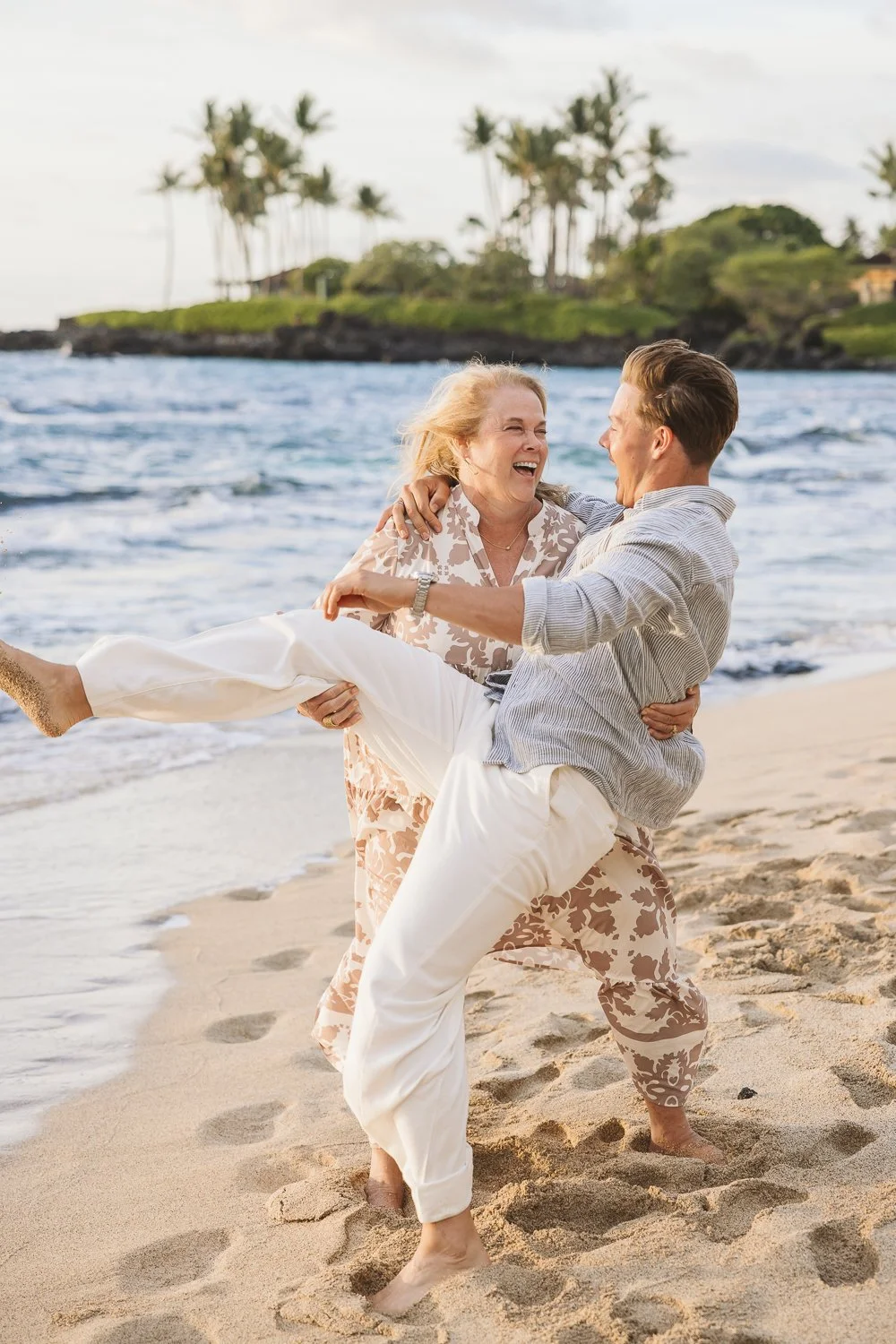 Kukio Beach Sunset Family Portrait Session_Big Island Photographer-2840.jpg