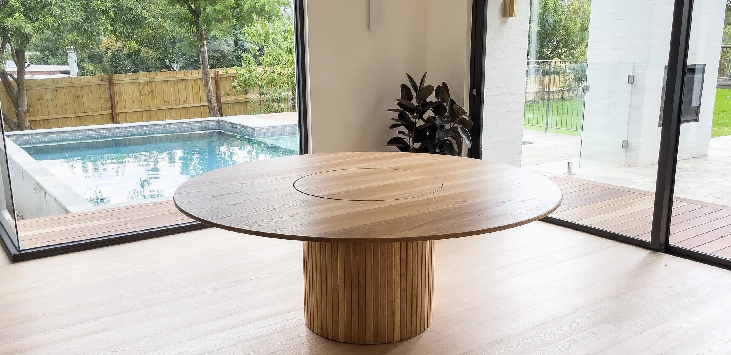 Webster-Round-Dining-Table_7182.jpg