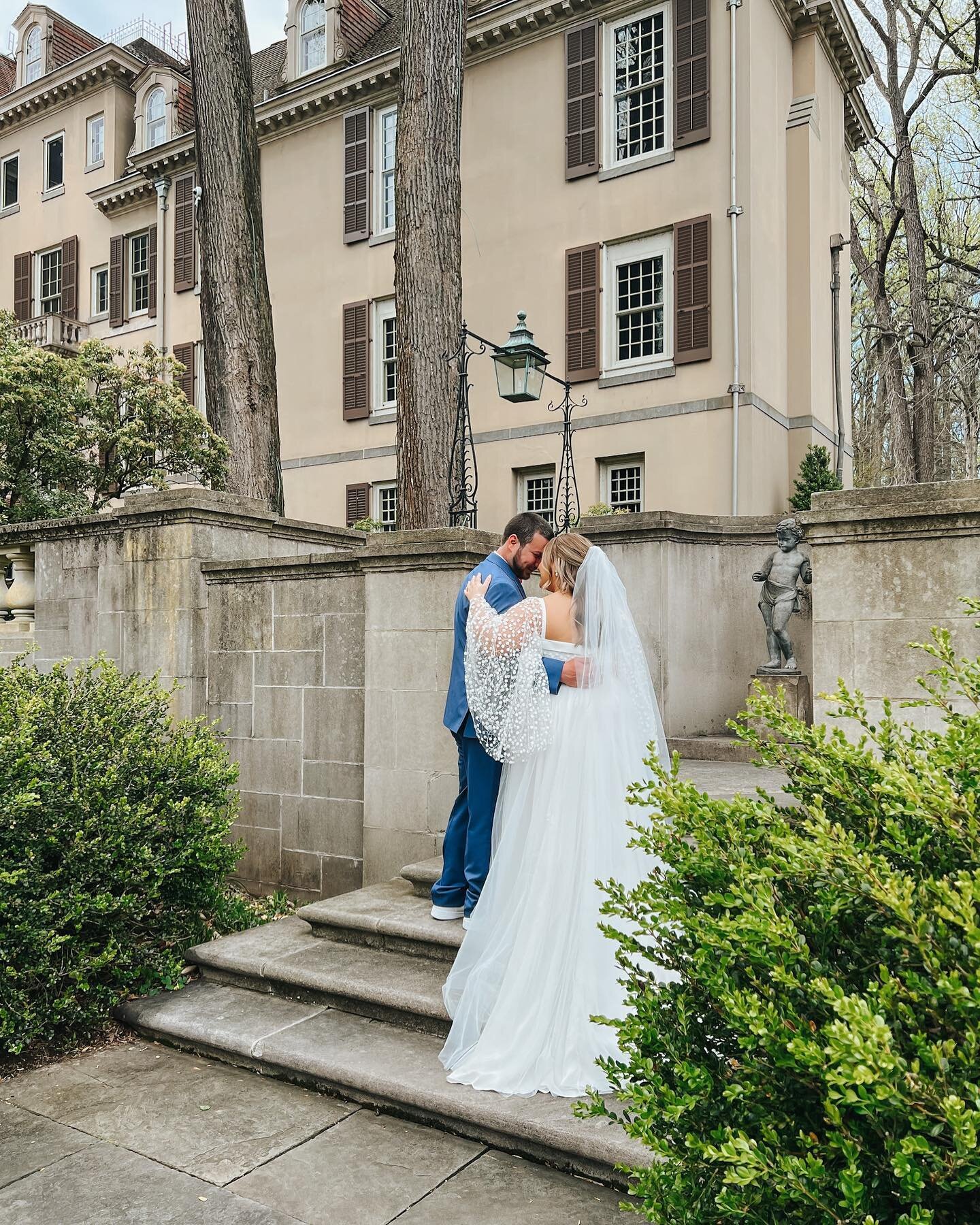 Let&rsquo;s talk about Friday ✨ every pivot in the last two years was SO worth it. Emma + Ryan, the honor was mine! What a beautiful day celebrating you two! 
⠀⠀⠀⠀⠀⠀⠀⠀⠀
Also, worked with the best vendors. As a planner, it makes things so simple when 