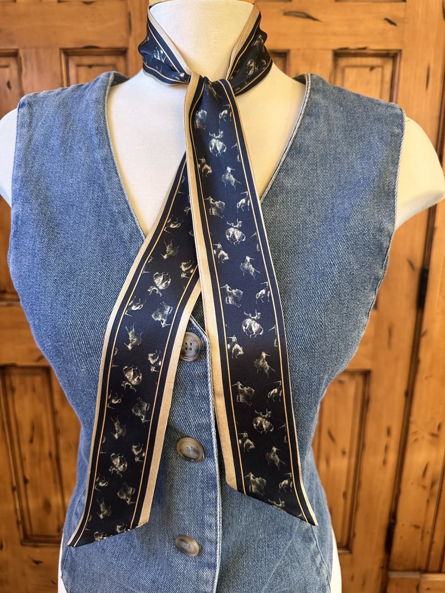 Decisions, decisions, decisions 🤔

But truthfully, whichever one you choose will be special and fun it's own way!

Comment SILKY and I'll send you the direct link

Photos by @amiebellphotography