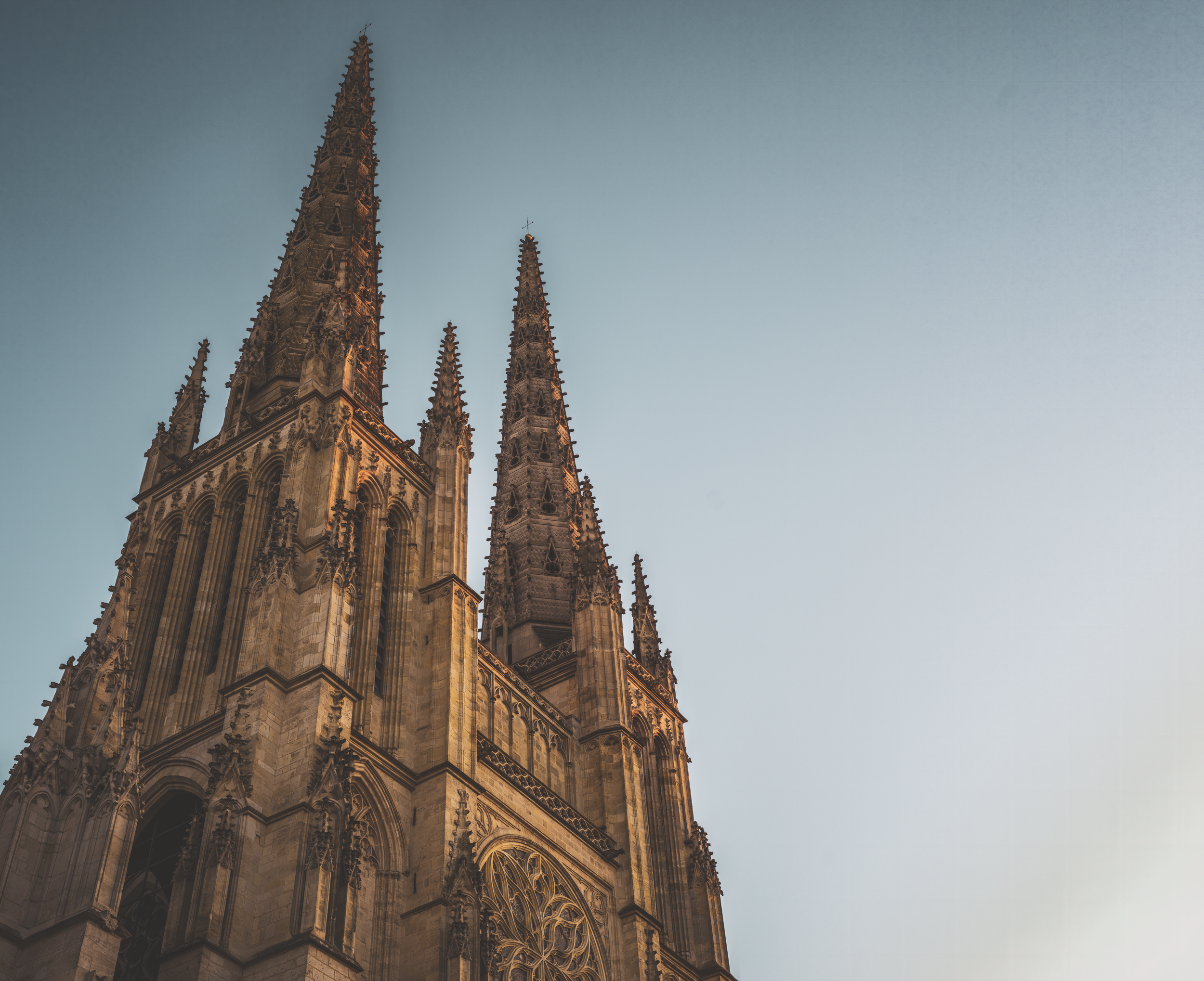 france-bordeaux-cathedral-sunset.png
