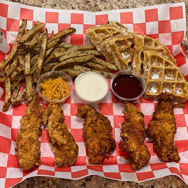 When you can&rsquo;t choose? Just get it all. 😂🤤 Can&rsquo;t go wrong with our chicken tenders. #HomeOfTheHotChickenSandwich