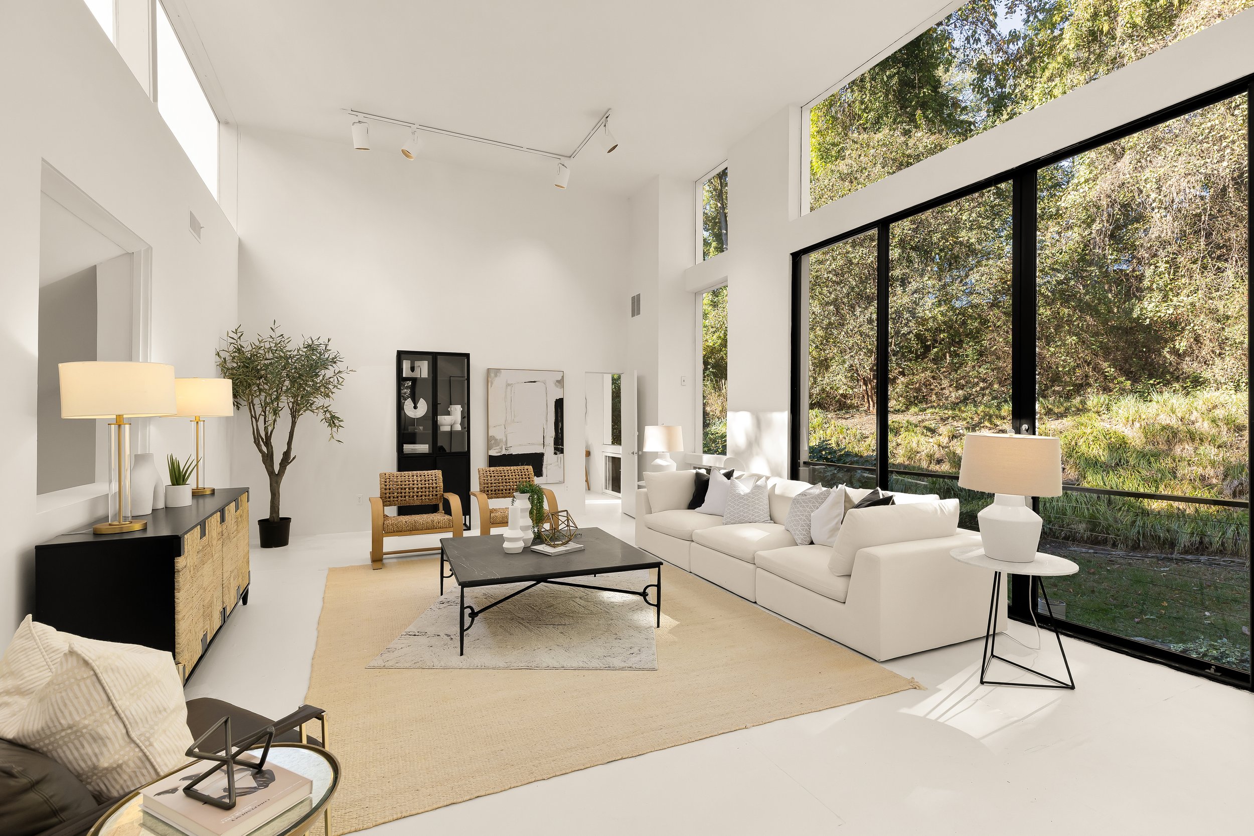 3524 Williamsburg Ln NW-0037.jpg