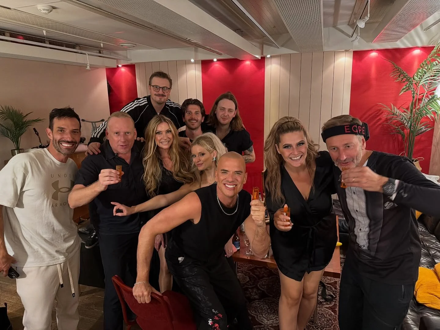 Vilken &Auml;RA att f&aring; fira in SkiStar 50 &aring;r med detta g&auml;ng. Att f&aring; dela scen med Rydell &amp; Quick och Andreas Lundstedt med v&aring;ra grymma musiker och en underbar, glad partypublik var - OUTRAGEOUS! 

TACK f&ouml;r att vi