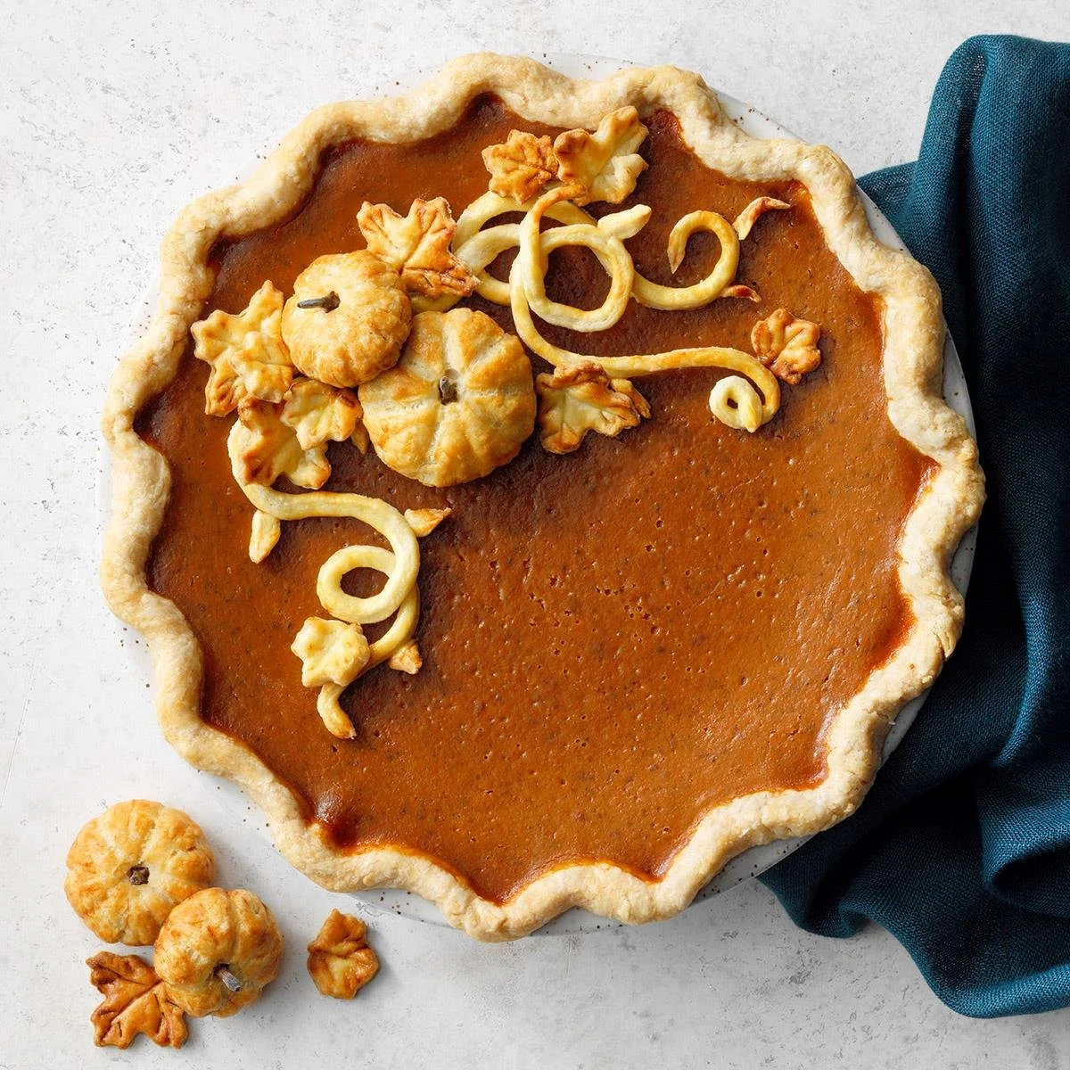 Traditional-Pumpkin-Pie_EXPS_CWON19_9287_E06_07_3b.jpg