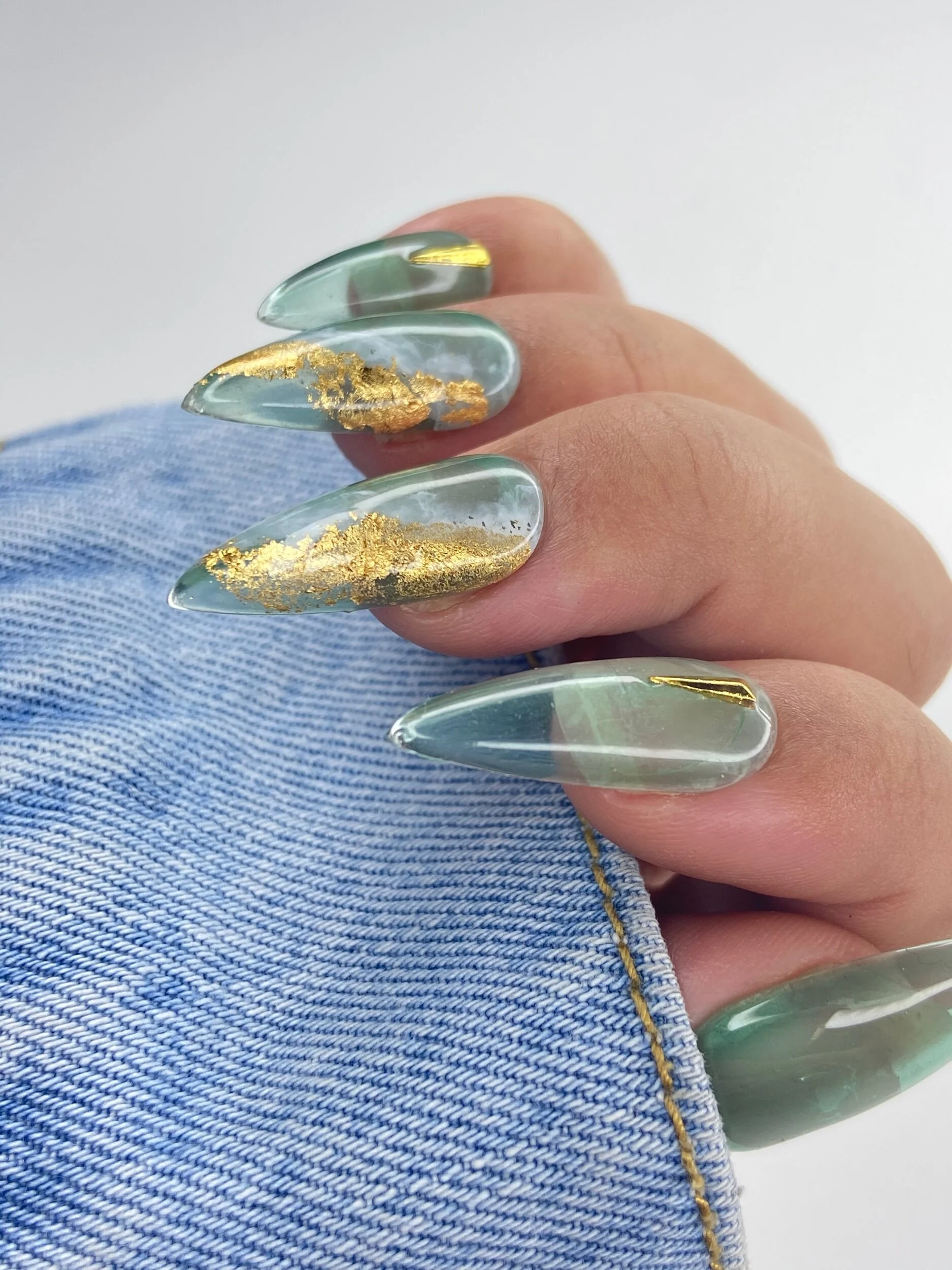 068A2BBE-AFAE-4740-8D3D-5022A08E5C06