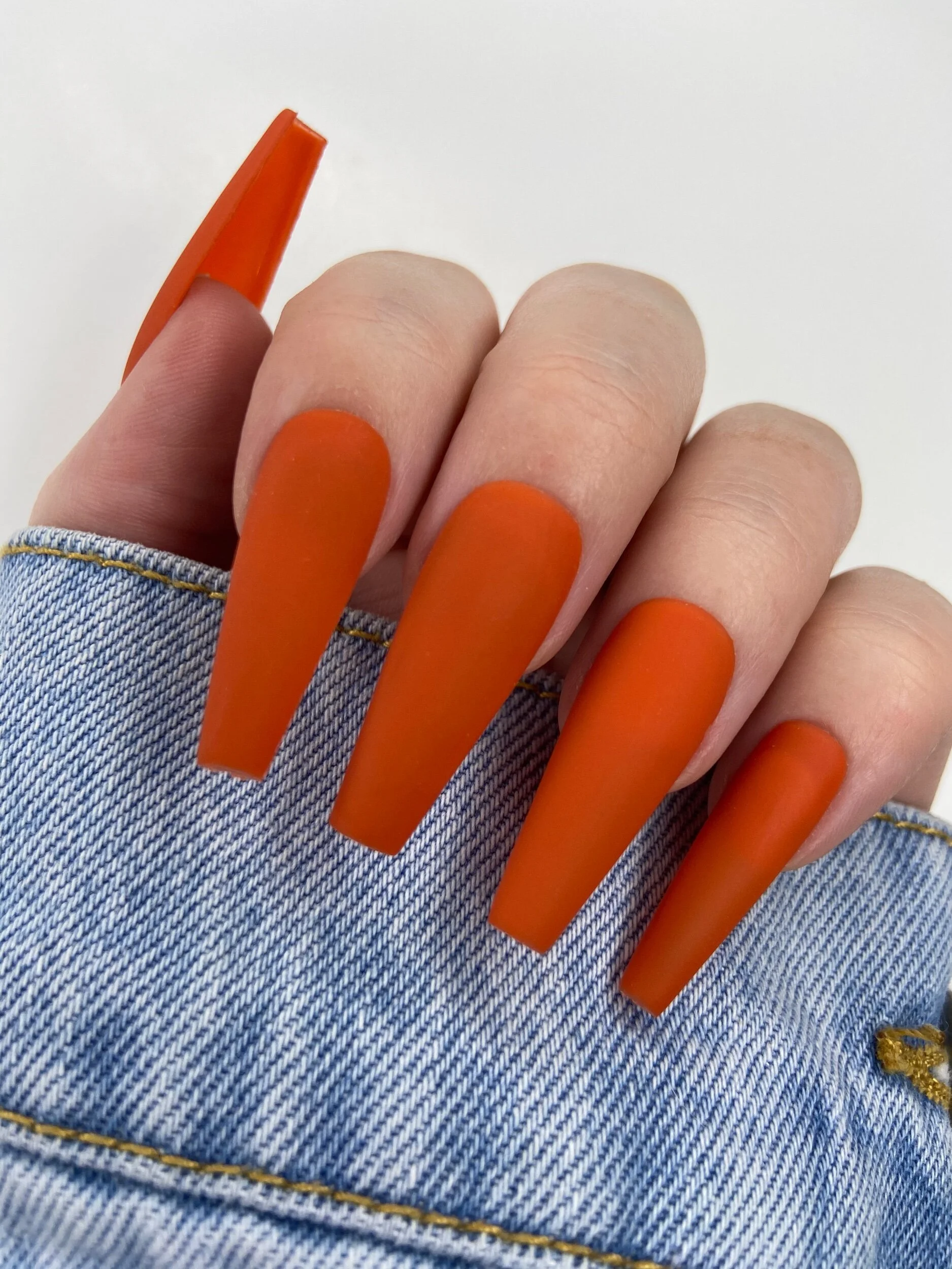 3785A0AE-F9D6-4DD2-A0C5-AA7DA74FE214