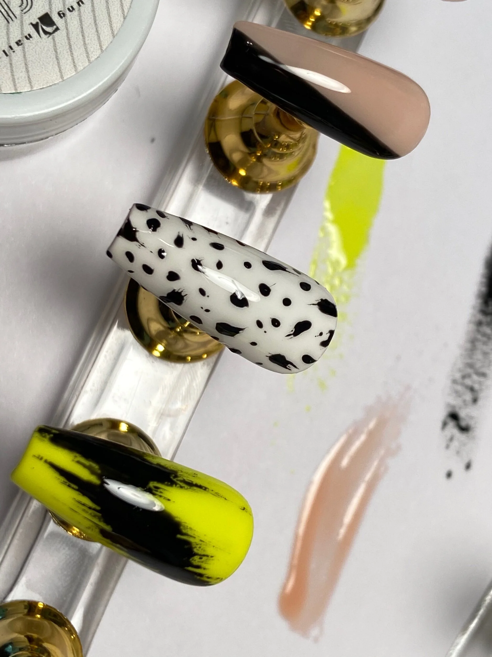 EBFD853B-42E6-4C0B-A163-09F4D68858D6