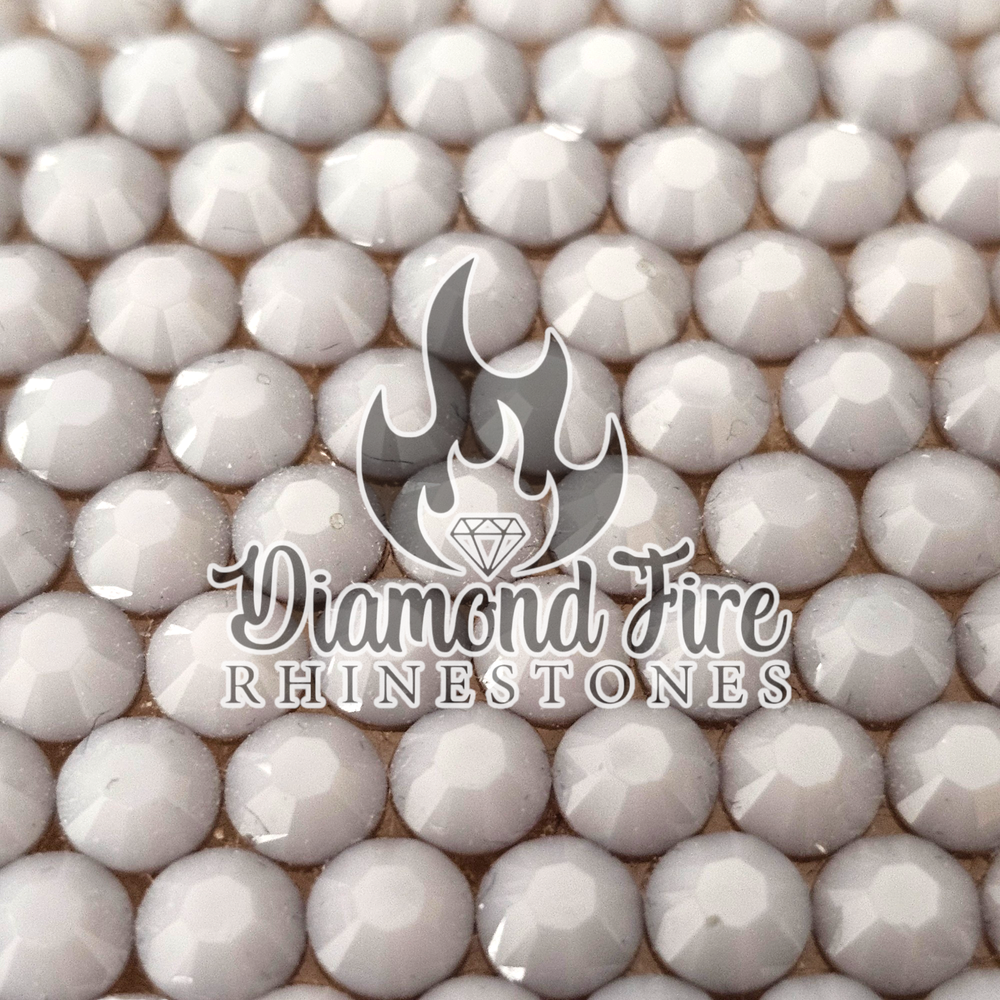 Alabaster White Resin/Jelly Rhinestone — Diamond Fire Rhinestones