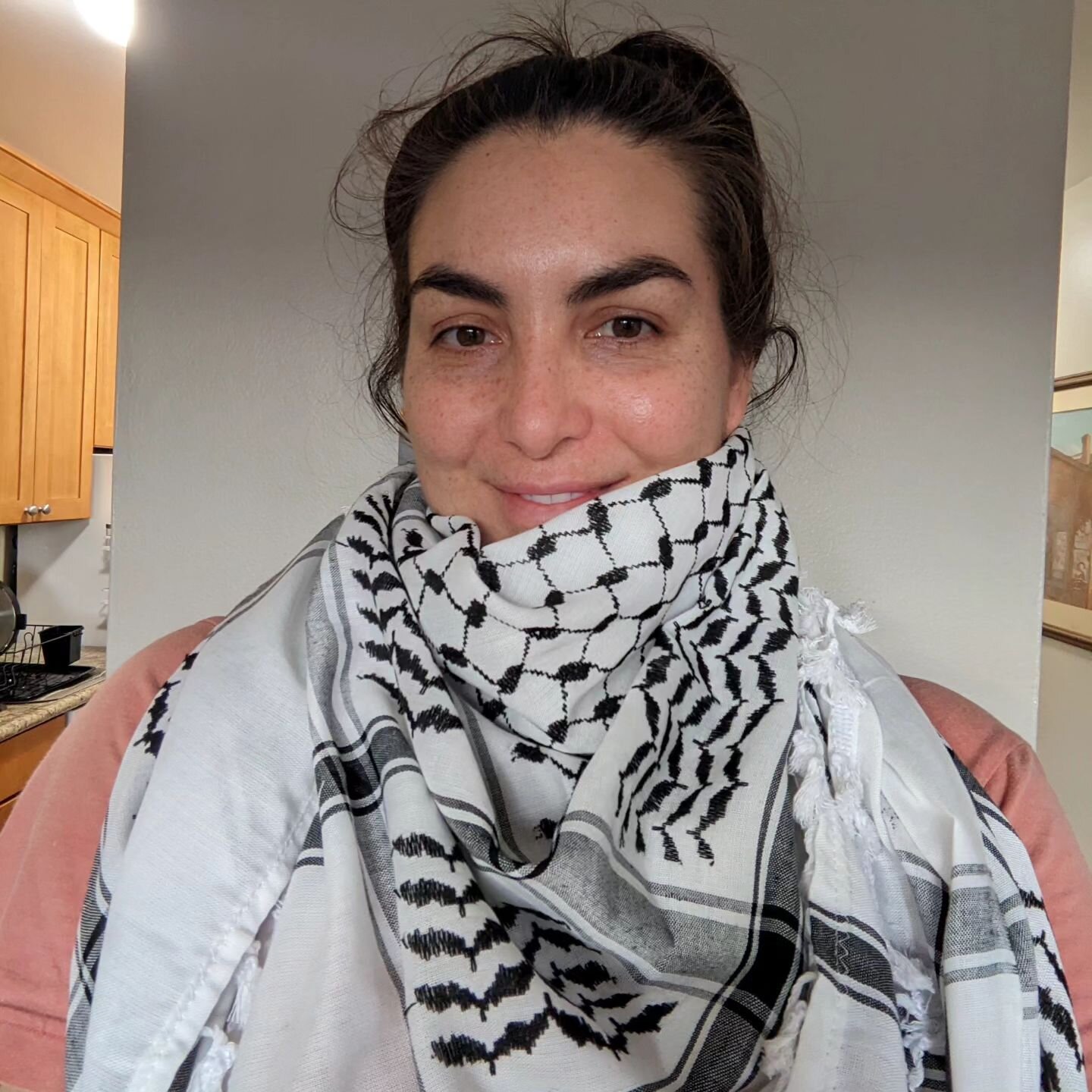 I don't usually post selfies, but I had to share that my gorgeous kufiyeh arrived from @hirbawi 💖🇵🇸

Their website is under maintenance right now because they've been getting so many orders, but check back regularly. My order arrived in 2 weeks 💖