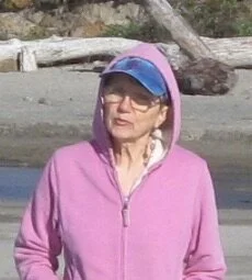 Cat Comes Back to the Beach