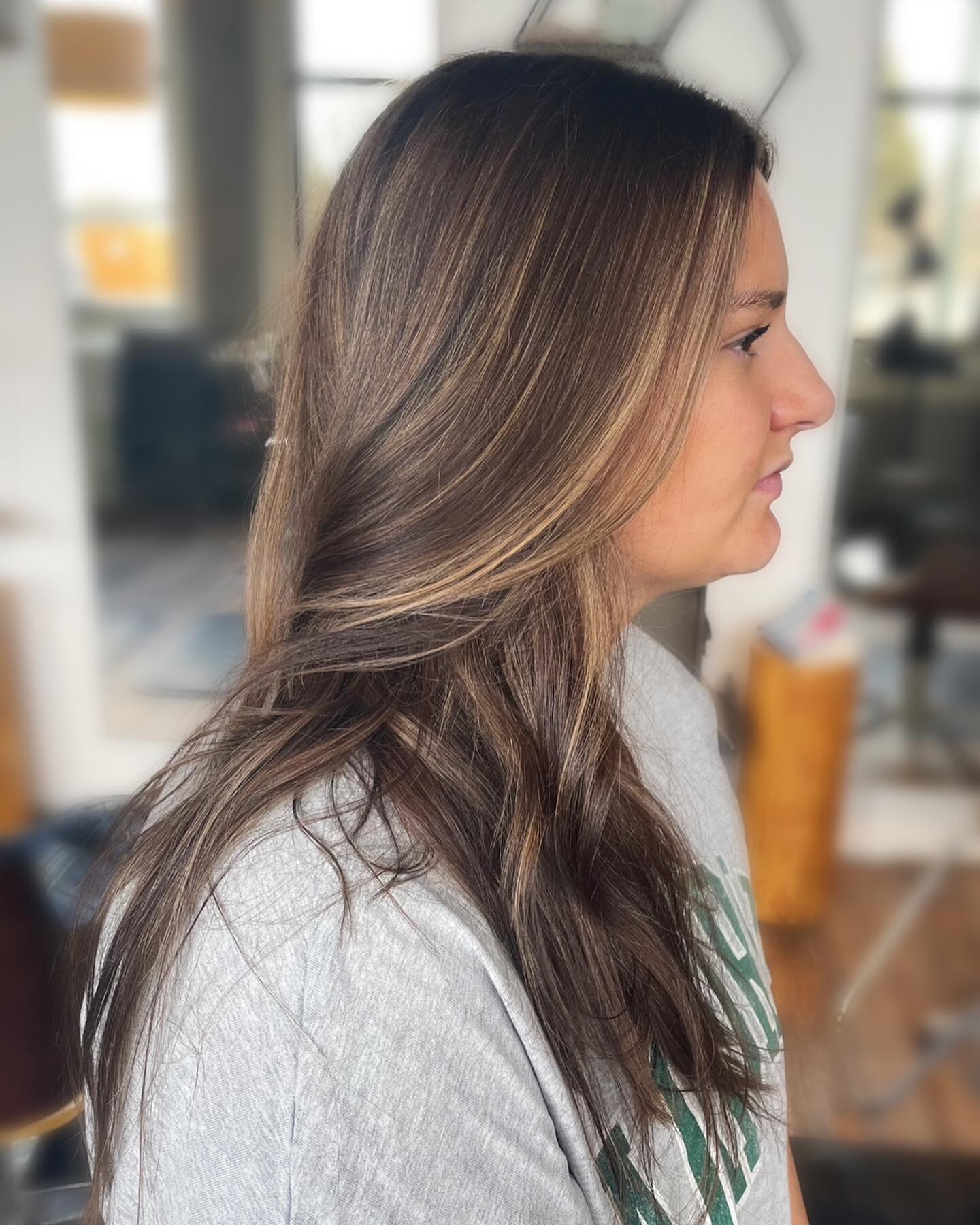 M series winning me over and over and over&hellip; swipe for before
.
.
#colormelt #colormelting #foilayage #babylights #balayage #denverbalayage #denvercolorist #denvercolormelt #coloradohairstylist #denverhairstylist #denverhaircolorist #redken #re