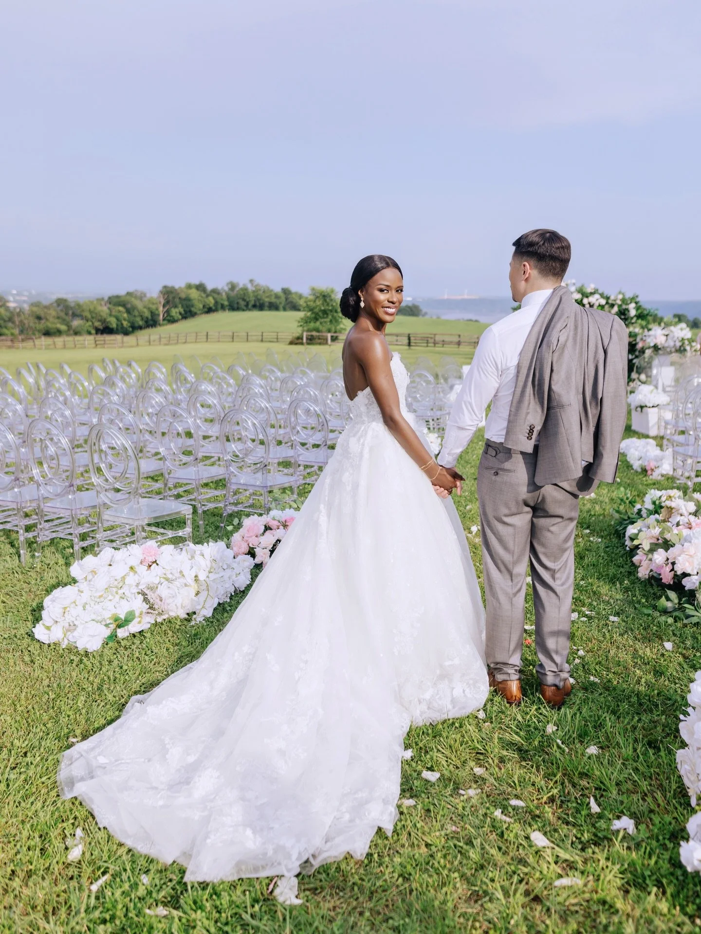 ˖ִ✶⋆.˚ Tofunmi + Brian .𖥔 ݁ ˖ִ ࣪𖤐

Bride: @tofunmios 
Groom: @boller002 
Venue: @lauxmontfarmsweddings 
Wedding Planner: @eventdesignbybe 
Photographer: @mannyphotos_ 
Videographer: @tavarezfilms 
Floral Design: @bethmichaelsevents 
Content creator