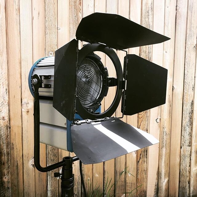 Need some sunshine on a cloudy day?  Rent our 1200W HMI light.  This light is the perfect mimic for hard sunlight.  It can run off house power and provides around 5000W of tungsten equivalent power! Oh, and it&rsquo;s flicker free!
.
..
...
....
Rent
