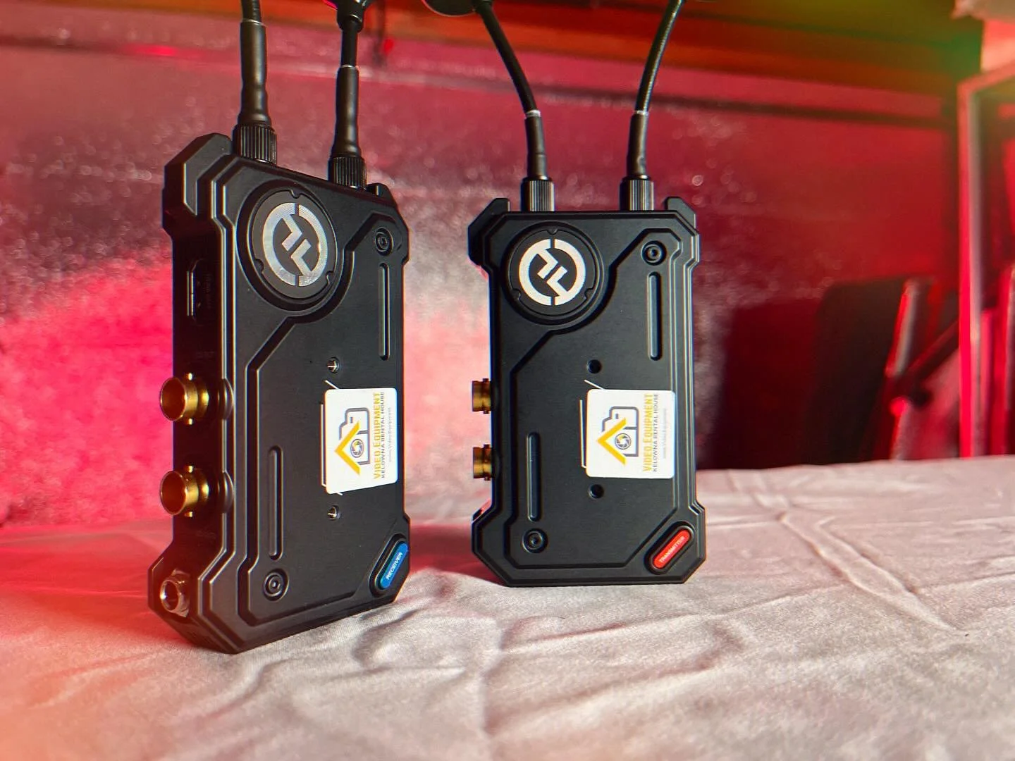 Hollyland Cosmo C1 Video Transmitter/Receiver
Who needs cables anyways?
.
..
...
....
Rent from us today & check out the rest of our available gear - www.video.equipment
#hollyland #wirelessvideo #transmitter #kelowna #videogear #filmgear #gearr