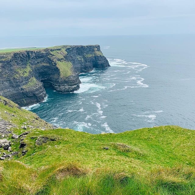 Here&rsquo;s some photos from The Cliffs of Moher #cliffsofmoher definitely one of the most moving natural wonders I&rsquo;ve visited. The drive to it...freakin&rsquo; treacherous. Worth it. &bull;
&bull;
&bull;
&bull;
&bull;
#ireland #travel #entrep