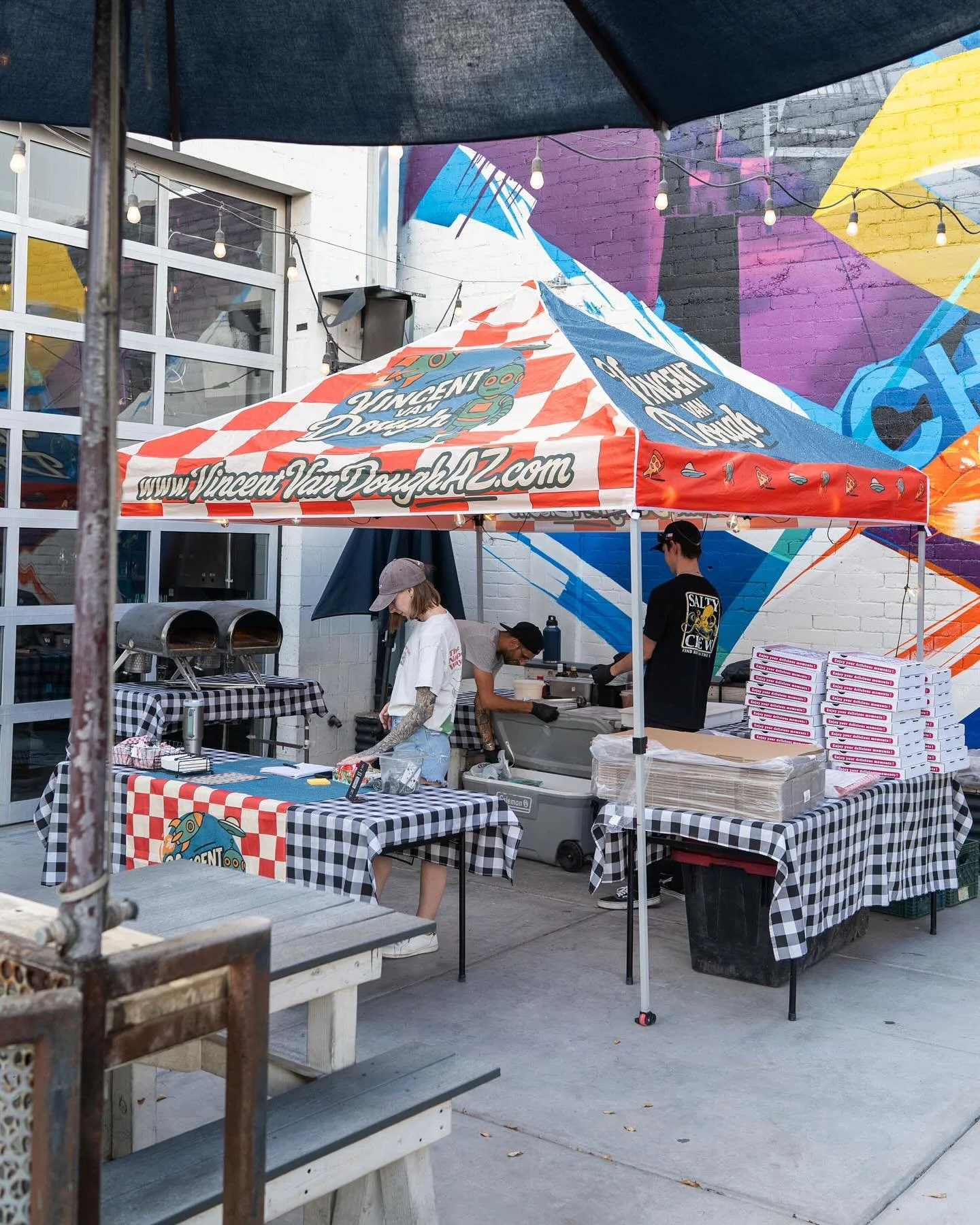 CATCH VINCENT VAN DOUGH OUT HERE ON THE PATIO 🍕

Friendly reminder that @vincentvandough_az is here Thursday &amp; Friday evenings starting at 5PM! 👌

We also got some new @wrenhousebrewing beers to pair with your tasty pizzas. Got a couple big IPA