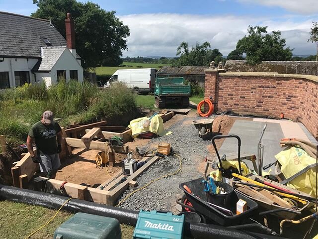 Perfect weather for finishing  off the sleeper walls and steps for the sunken fire pit area. I&rsquo;m a self confessed sun addict. Next steps are to work on the pond platform that bridges between the two sunken areas. We&rsquo;re leaving an escape t
