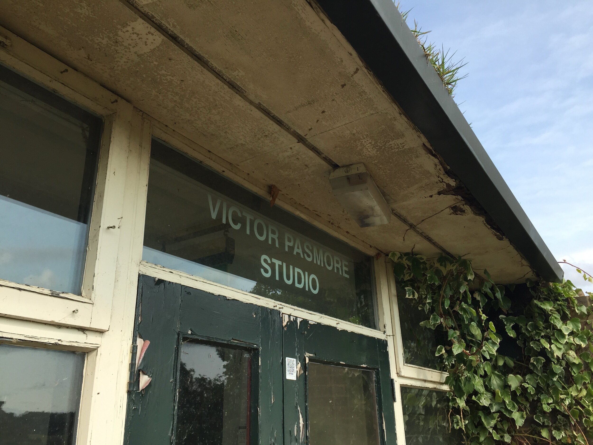  The studio was opened by the artist Victor Pasmore himself in 1993. 