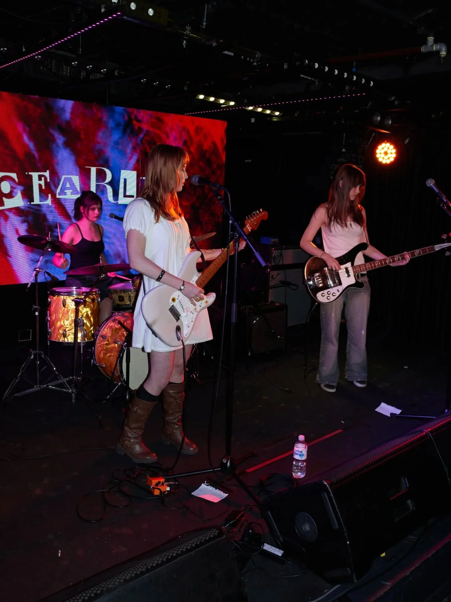 vol. 01 - @ditzydogband

Welcome back to another episode of Faris doesn&rsquo;t wanna go home yet because it&rsquo;s still 5pm lol. I&rsquo;d just finished a photoshoot in Darling Harbour and didn&rsquo;t feel like calling it a day while the afternoo