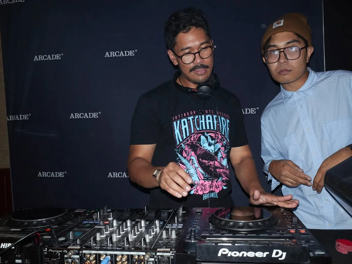 vol. 01 &ndash; @arcade_sydney

Came straight from North Sydney to the CBD, to Arcade. Played for @inext._ tonight.

I asked the bartender what drink I should get. She asked me what kind of taste I liked. I said bitter. She said, &ldquo;How about Out