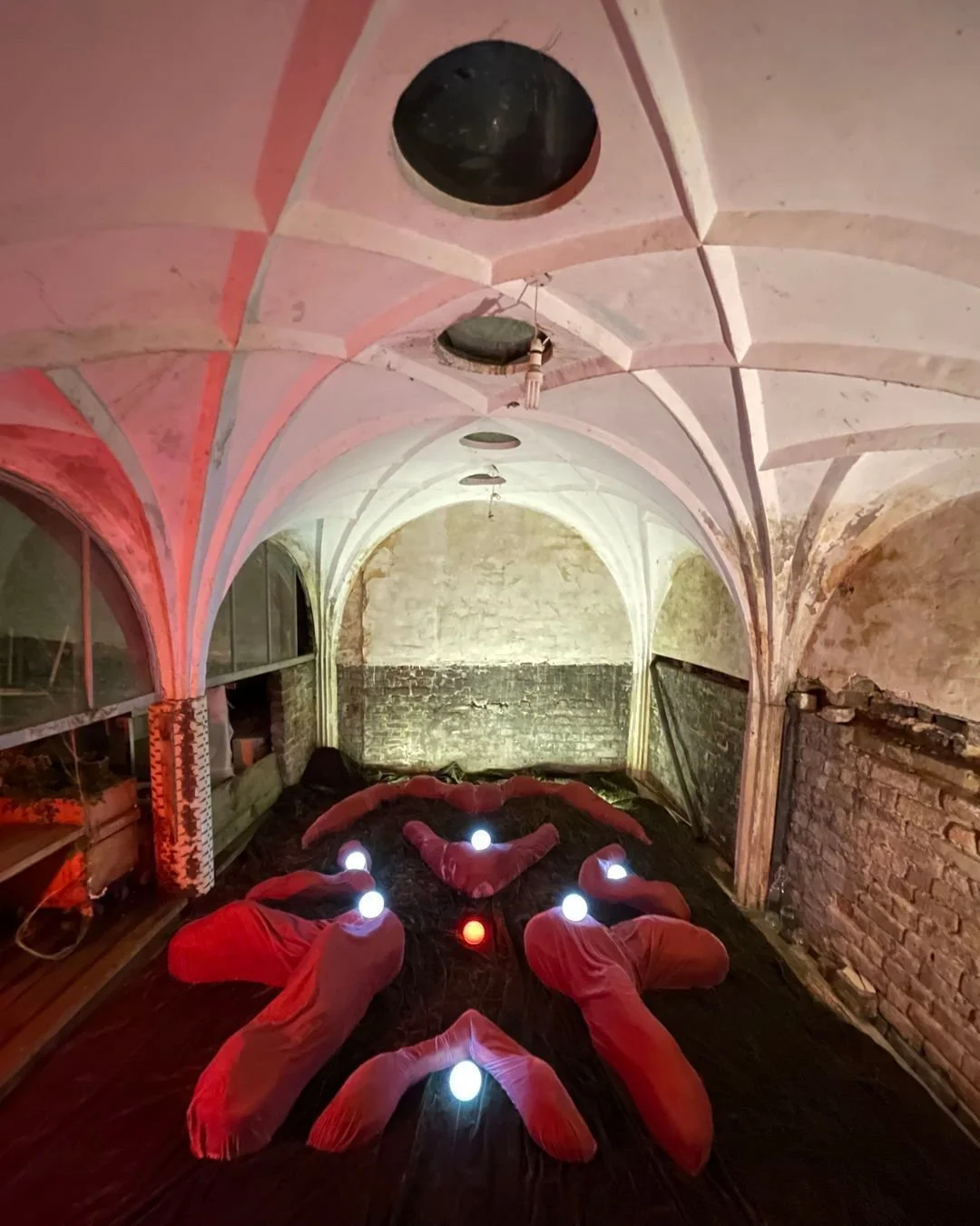 Body Temple
@houseofannetta
@colourcarver

A fleshy exploration of sexualised bodies and the divine feminine. 

Engulfing, comforting, meaty, erotic, landscapes of inside and out. 
Grotesque, decadent, inviting, threatening. Like a Baudelaire poem.

