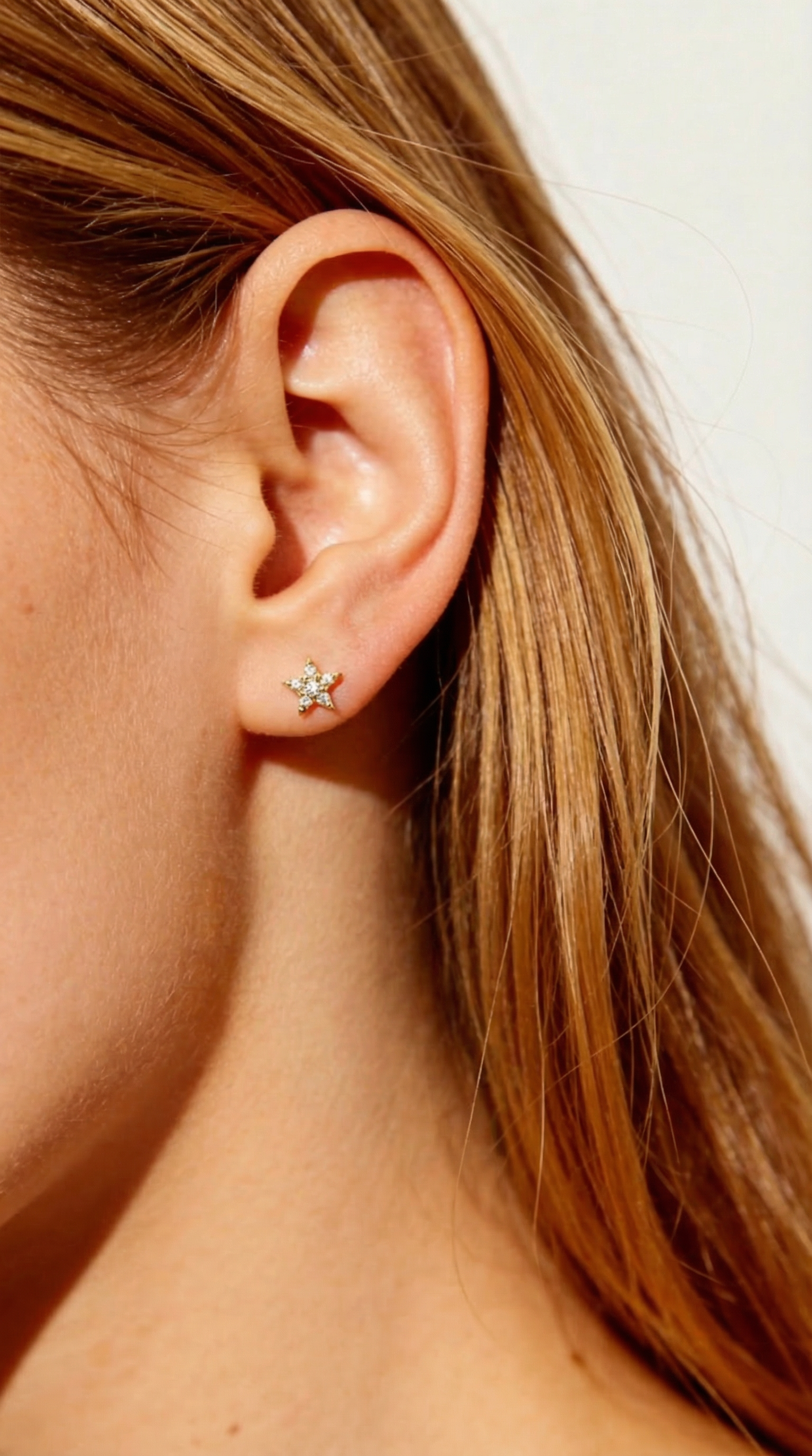 Zirconia star stud lifestyle .png