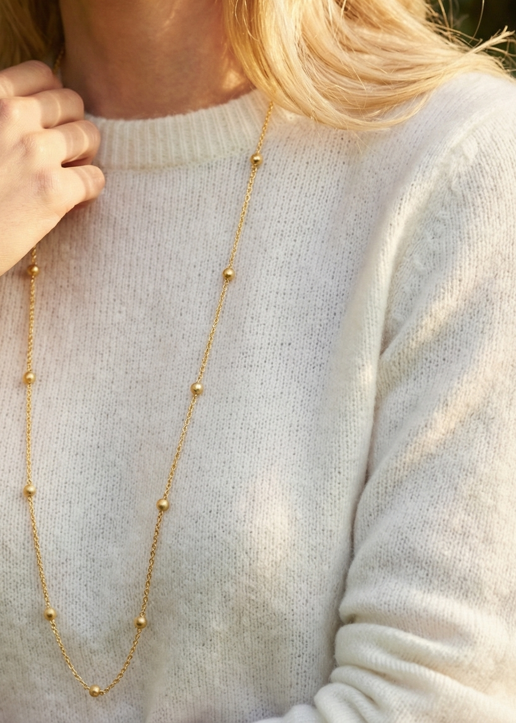 Sienna necklace lifestyle.png