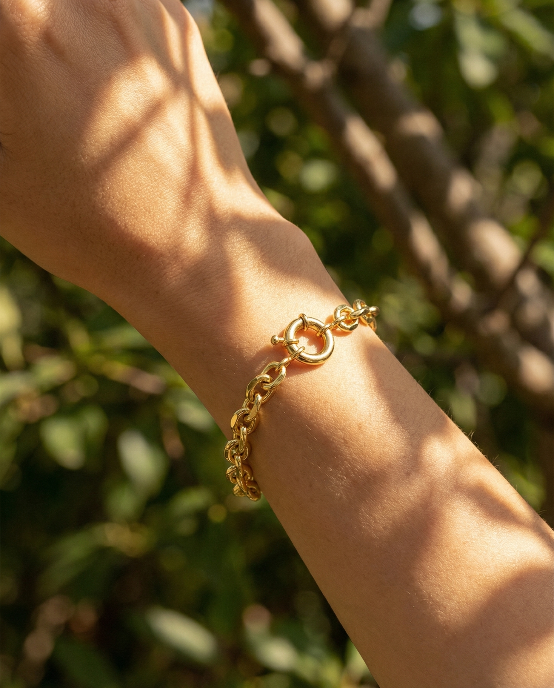 Chunky chain bracelet lifestyle .png