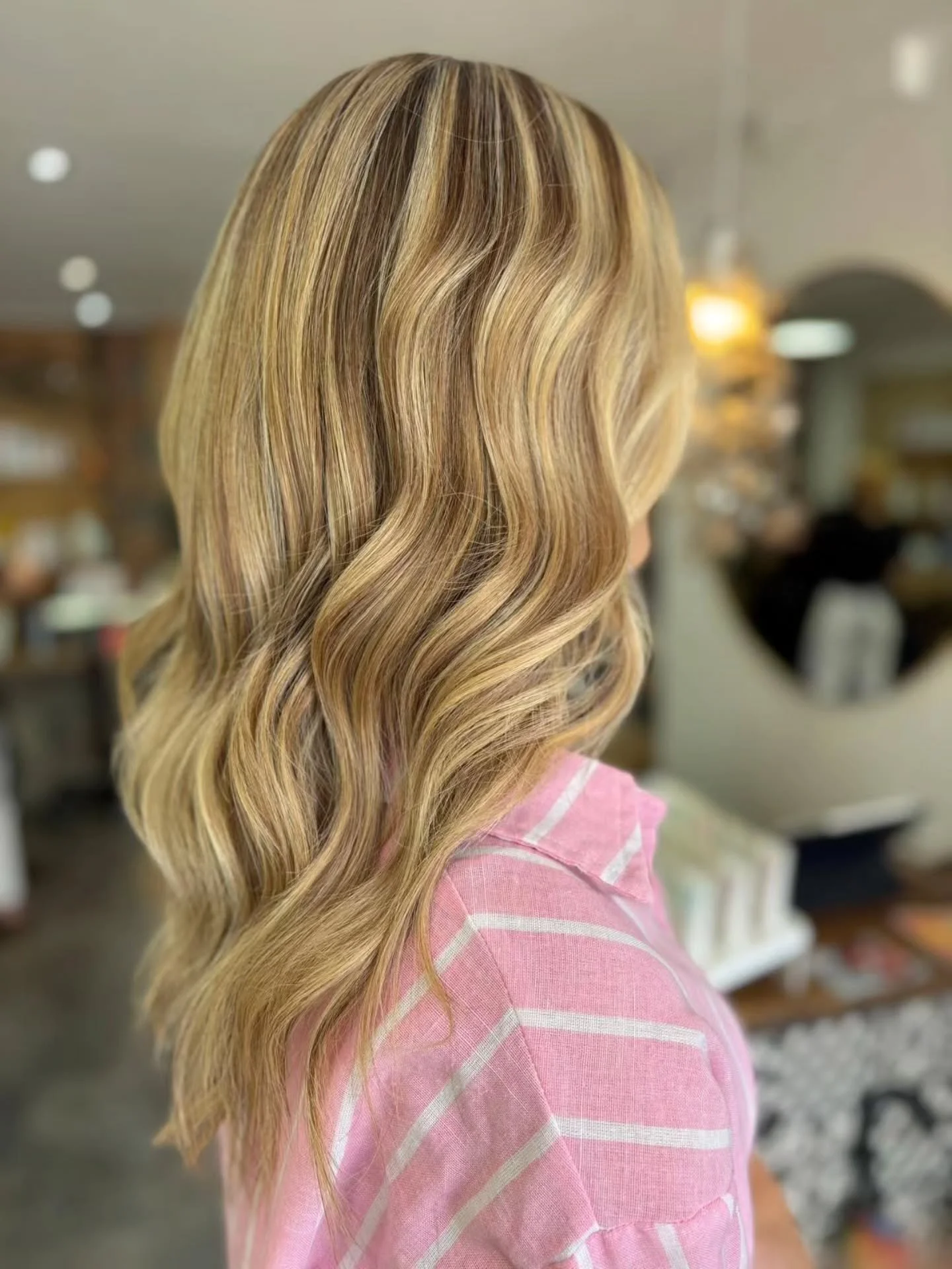 Fullhead foils...
lightening &amp; adding warmth using our 
Cruelty free/Sulphate free/Vegan/Sustainable hair colour &amp; products🧡🩵
@elevenaustralia_uk

hair by @bethanhugheshair__💜
for @gempoolman 💛