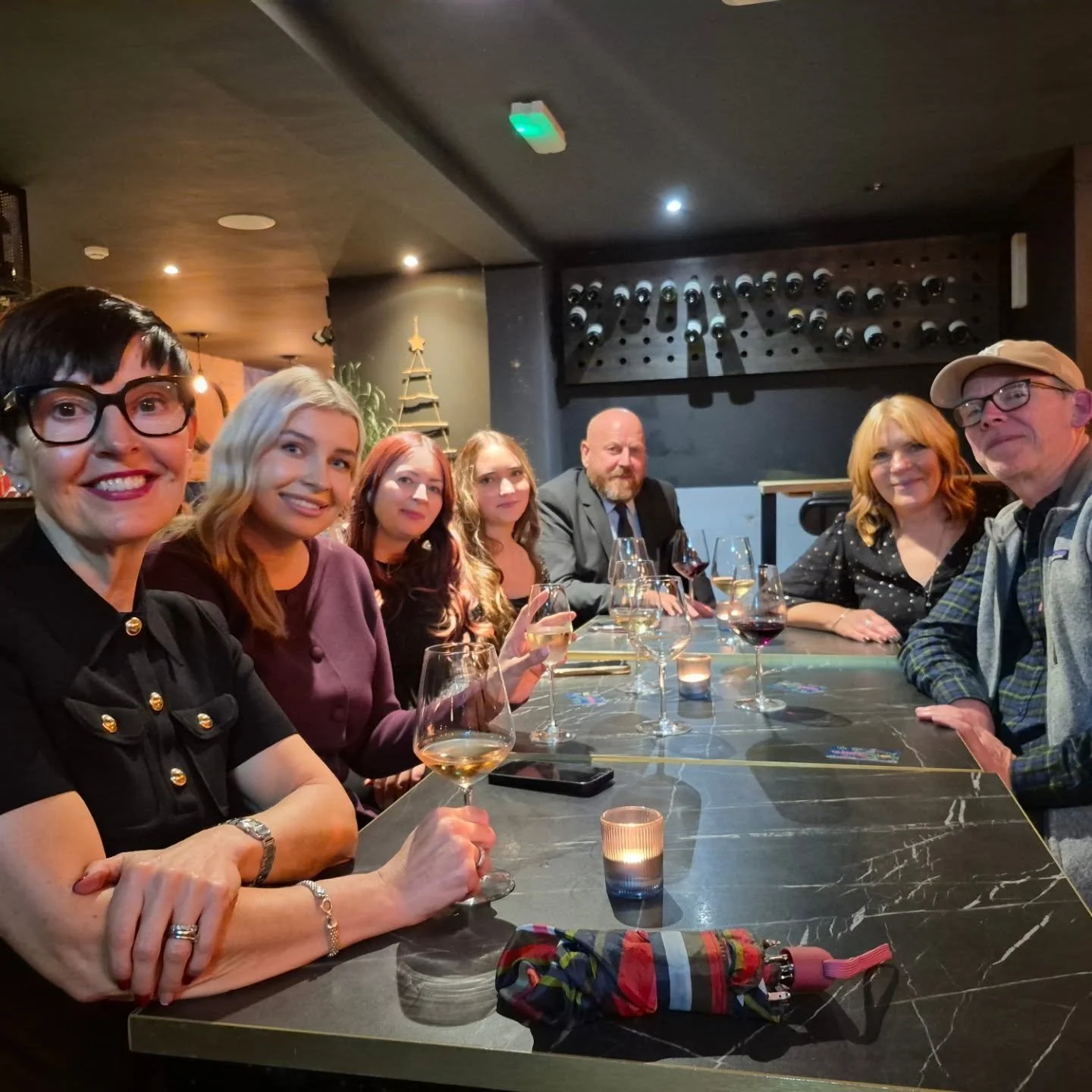 Merry Christmas all, thanks for supporting us and spoiling us this Christmas with all our gifts and kind words 💕 

Paul had a lovely last day with lots of people calling in to wish him well and he now has enough red wine to bath in everyday until ne