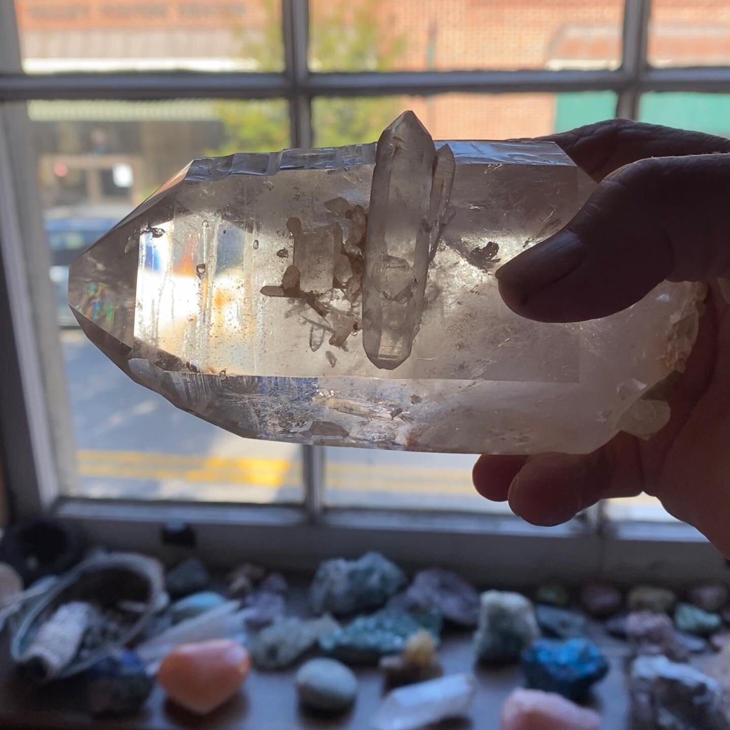 This self healed into a termination lemurian w/ attached tantric twin and other  crystals is a powerhouse. Just learning all about it over the last couple of weeks.🙏🏼🙌💛