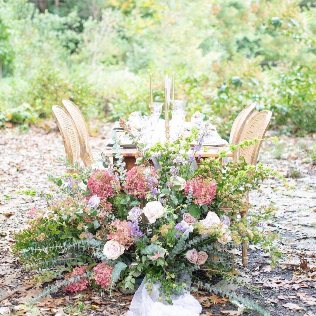 You set the table, we'll bring the cocktails! 

Dreamy florals  @amber.and.earth 

#cocktailsandmixology #cocktailsofinstagram #cocktails🍹 #amberandearth #weddingflowers #njwedding #njflorist #njweddingflorist #floraldesign #outdoorwedding